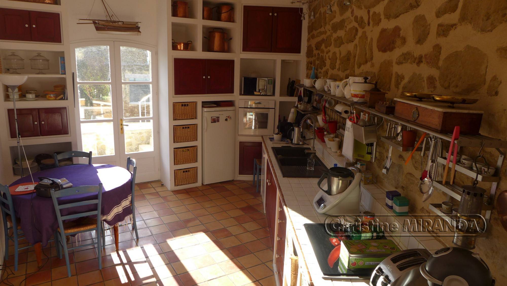 Propriété de caractère dans l'Enclave des Papes