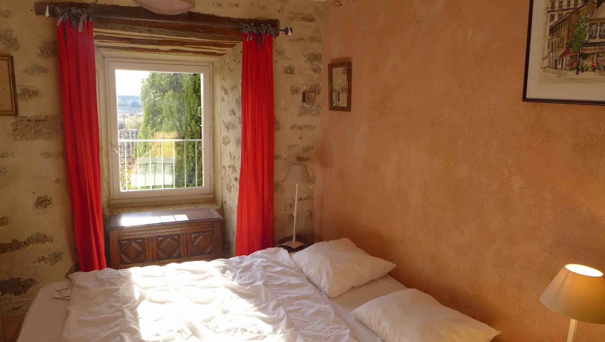 Propriété de caractère dans l'Enclave des Papes