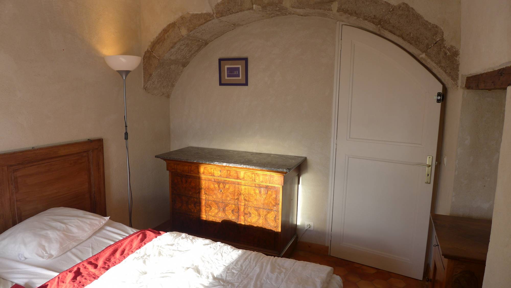 Propriété de caractère dans l'Enclave des Papes