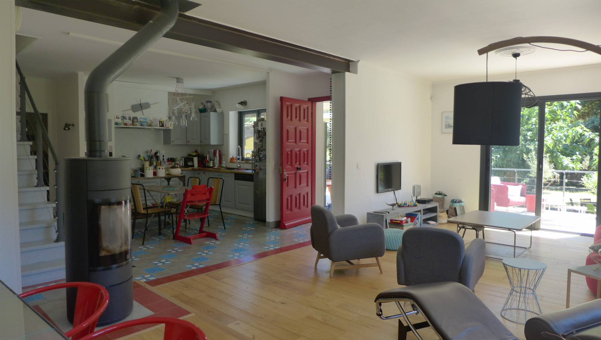 une lumineuse et spacieuse pièce de vie