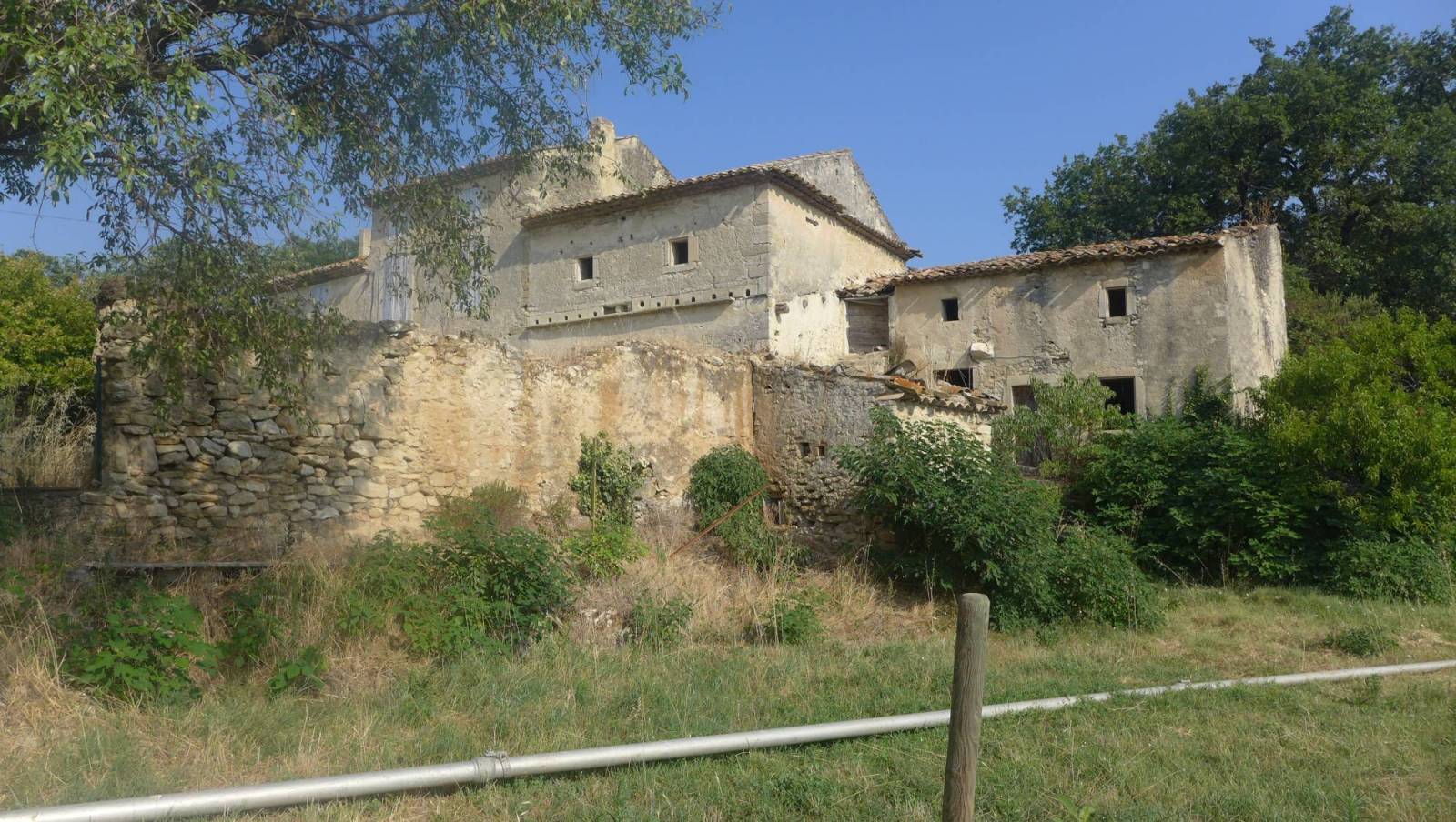 Proche de Grignan, ferme du XVIème  à restaurer VENDUE PAR MIRANDA IMMOBILIER Grignan  