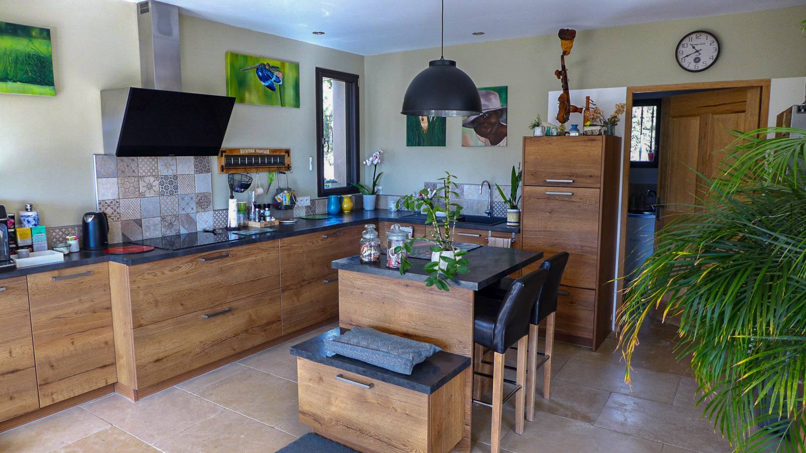 Suze la Rousse, Villa à vendre  en pierres apparentes , jardin, piscine COMPROMIS EN COURS