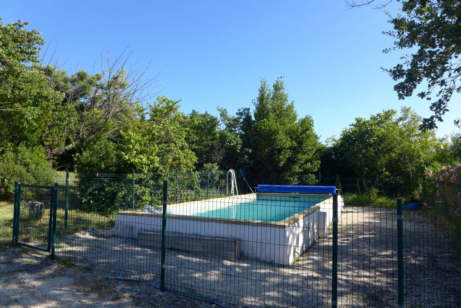  A vendre, La Garde Adhémar, villa avec 4 chambres, terrain, piscine et garage 