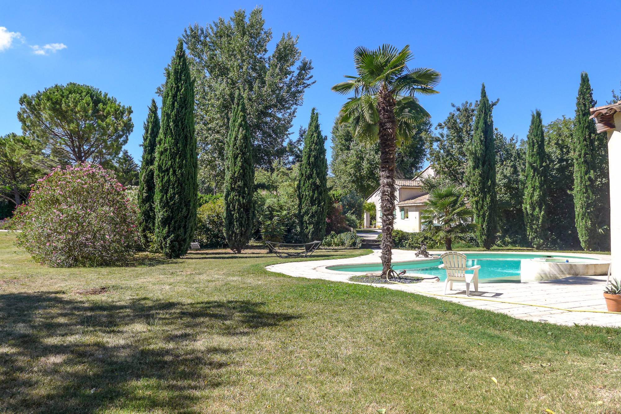 A vendre dans le secteur du Haut Vaucluse, superbe propriété  COMPROMIS DE VENTE