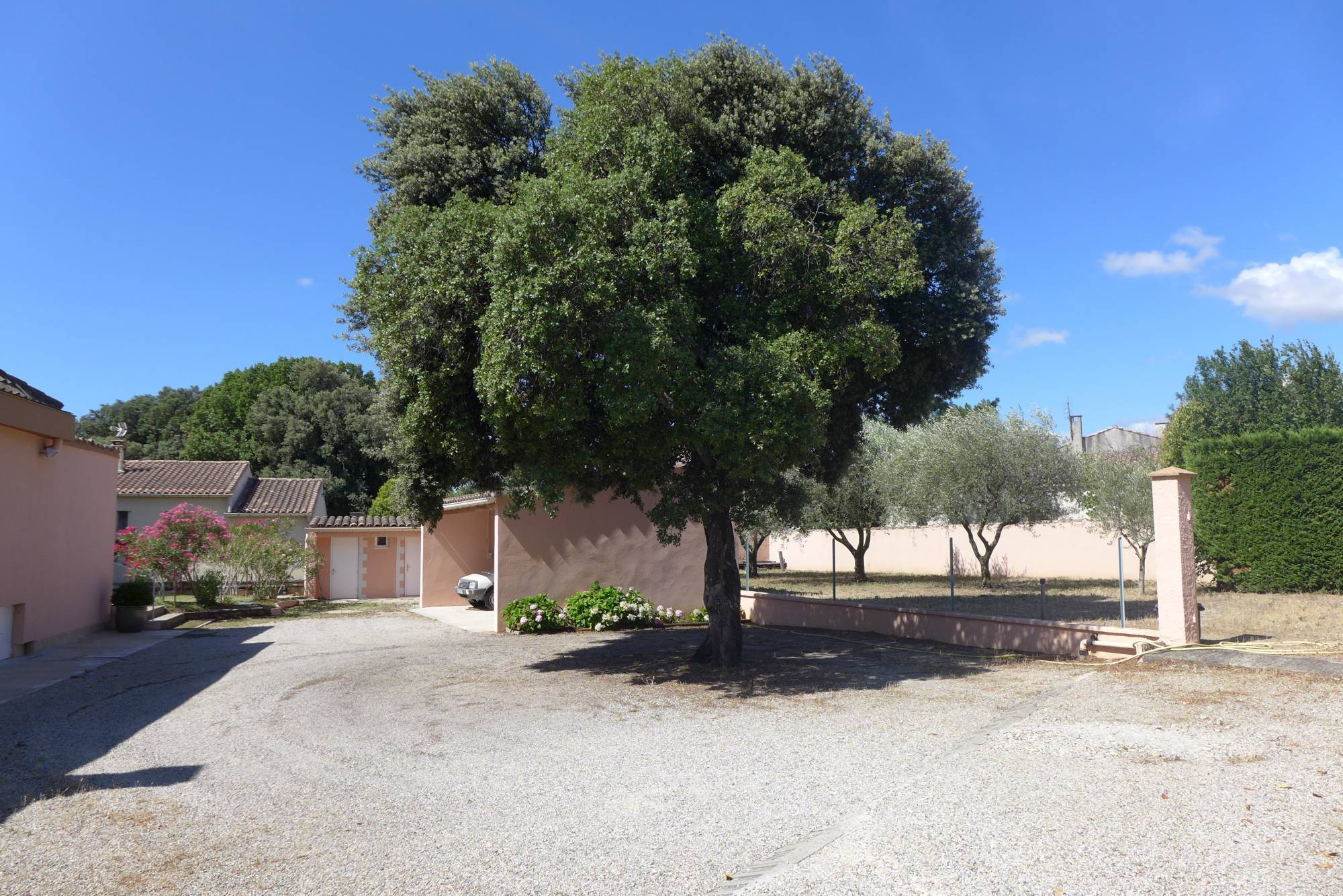 COMPROMIS SIGNE, maison de ville à 2 pas du centre de Bollène, 3 ch. 