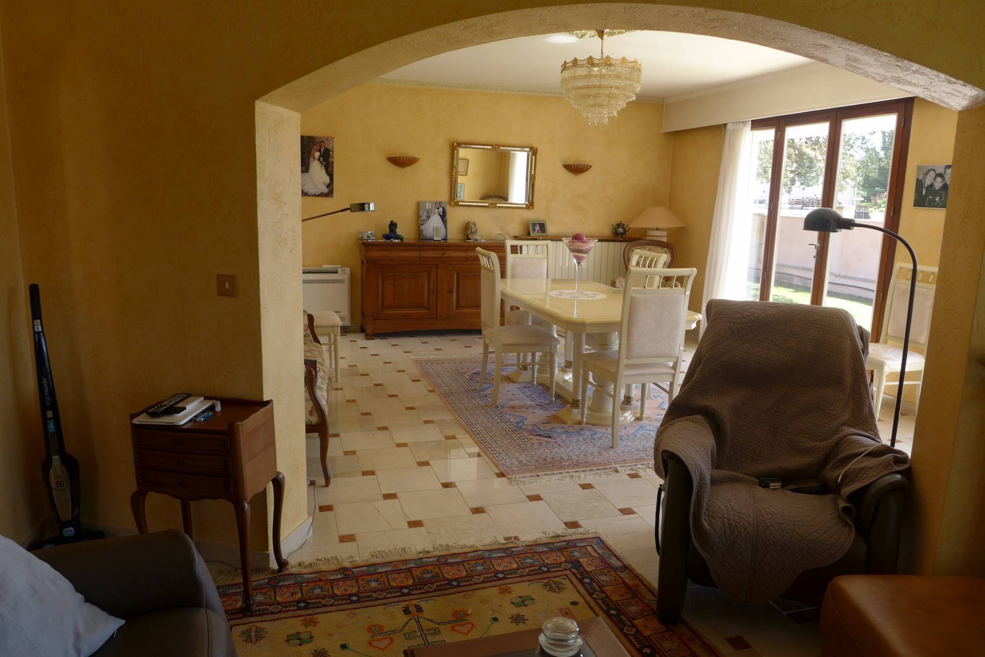 COMPROMIS SIGNE, maison de ville à 2 pas du centre de Bollène, 3 ch. 