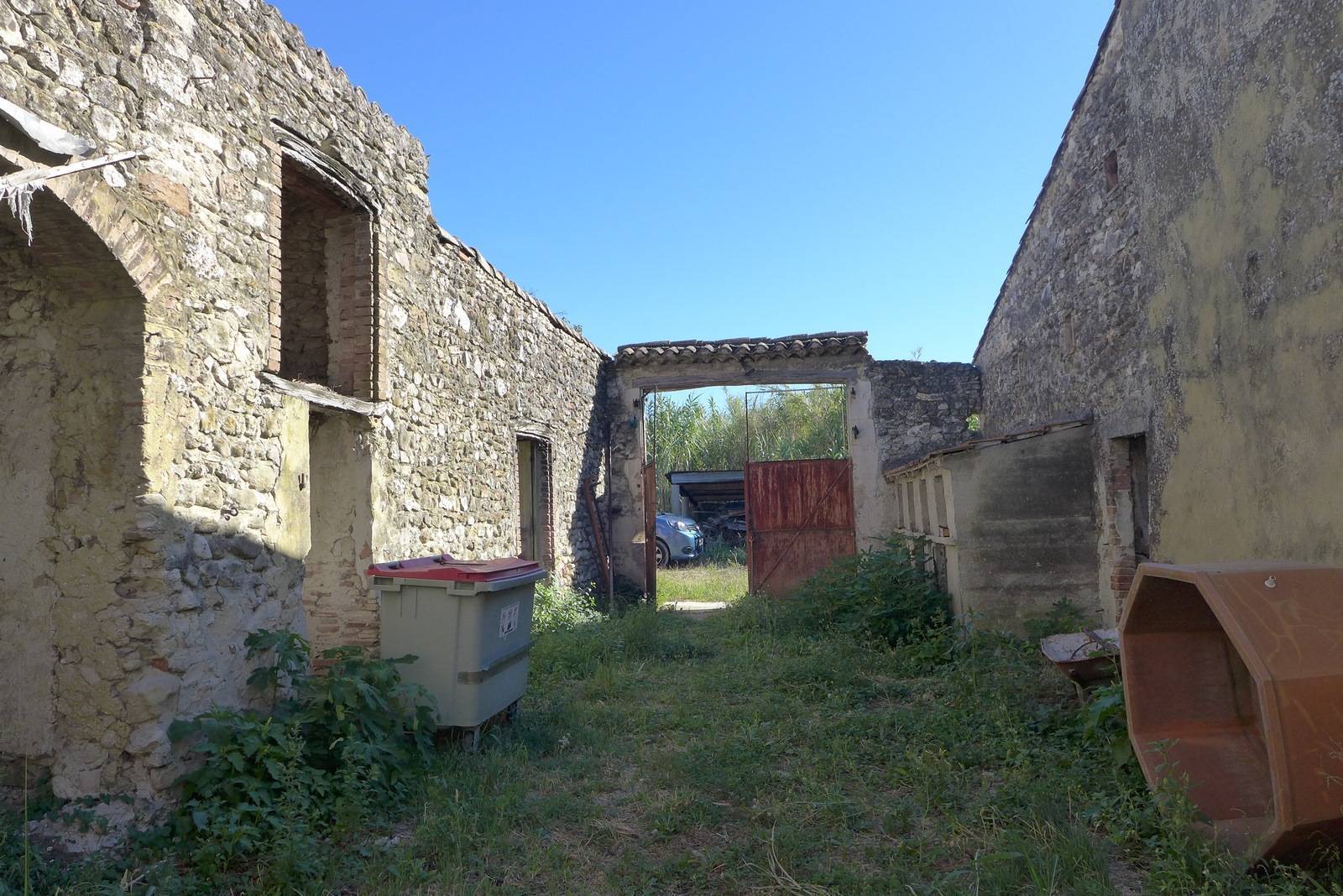 Mas à restaurer et ses dépendances VENDU PAR NOS SOINS Espeluche  