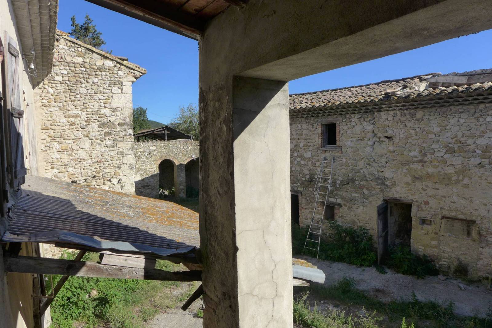Mas à restaurer et ses dépendances VENDU PAR NOS SOINS Espeluche  