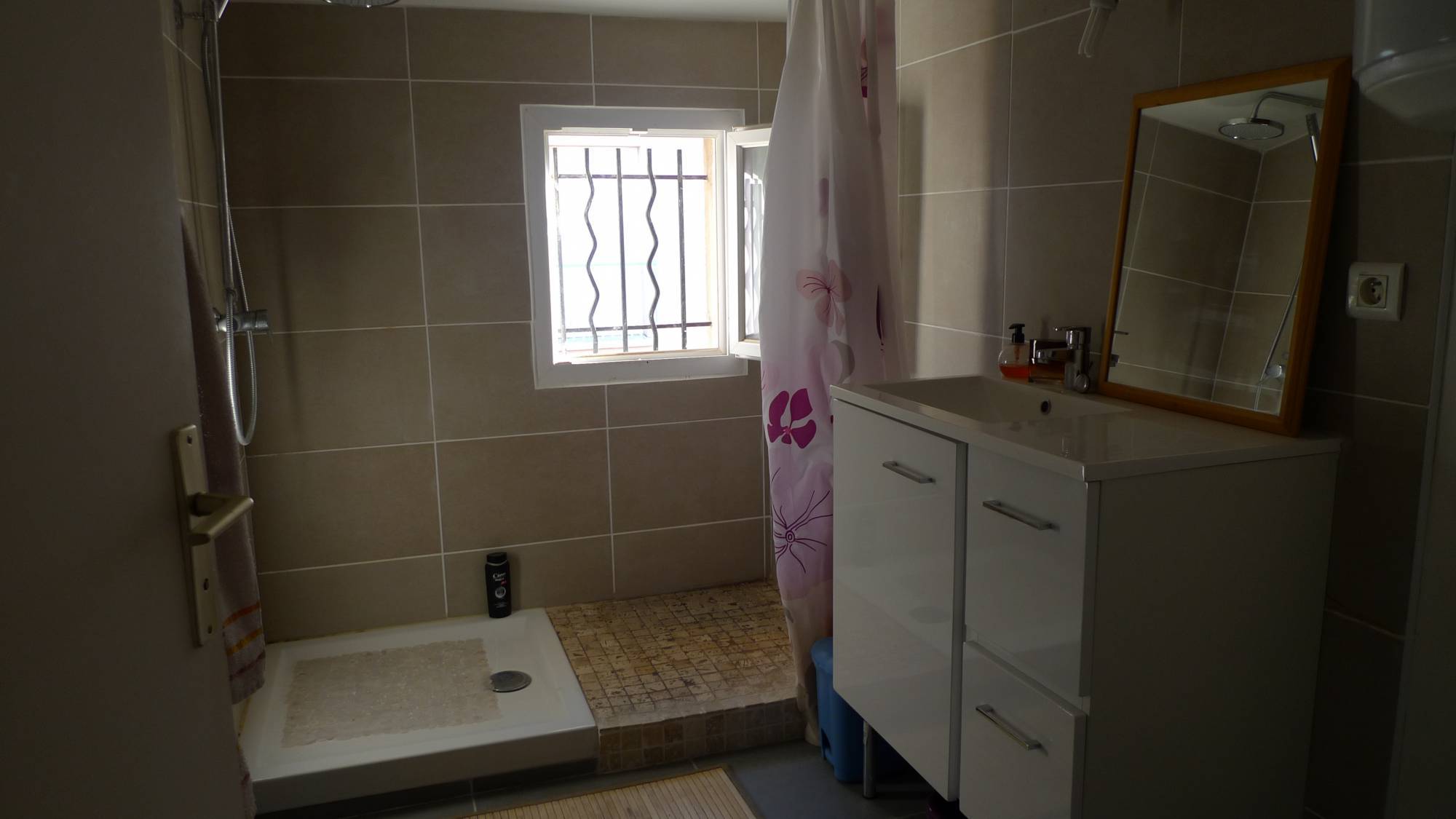 petite villa mitoyenne, Saint Paul Trois Châteaux, VENDUE PAR NOS SOINS