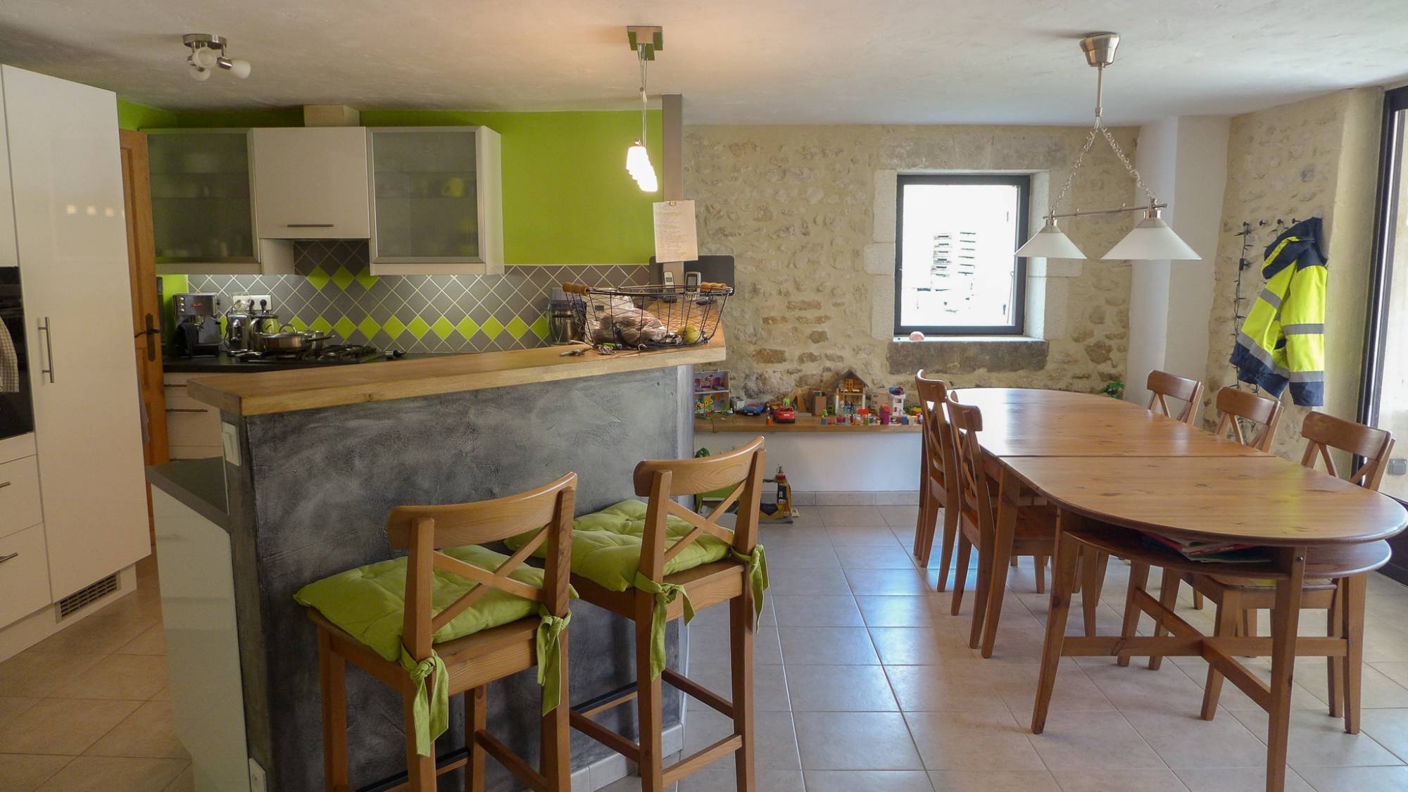 EXCLUSIVITÉ, maison de village restaurée, 3 ch. jardin VENDUE PAR NOS SOINS St Restitut  