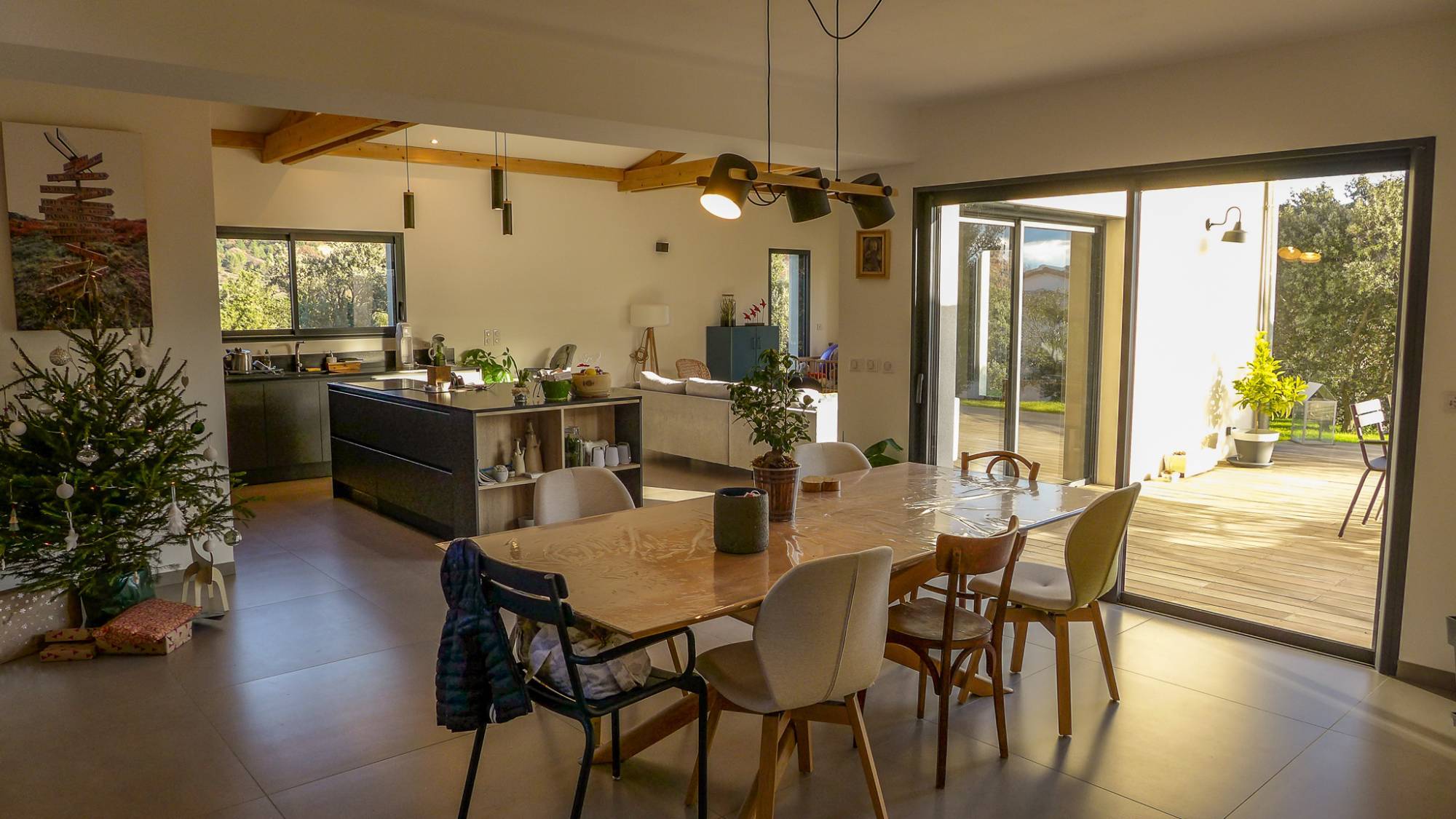 Drôme Provençale, Villa contemporaine à vendre , en position dominante.