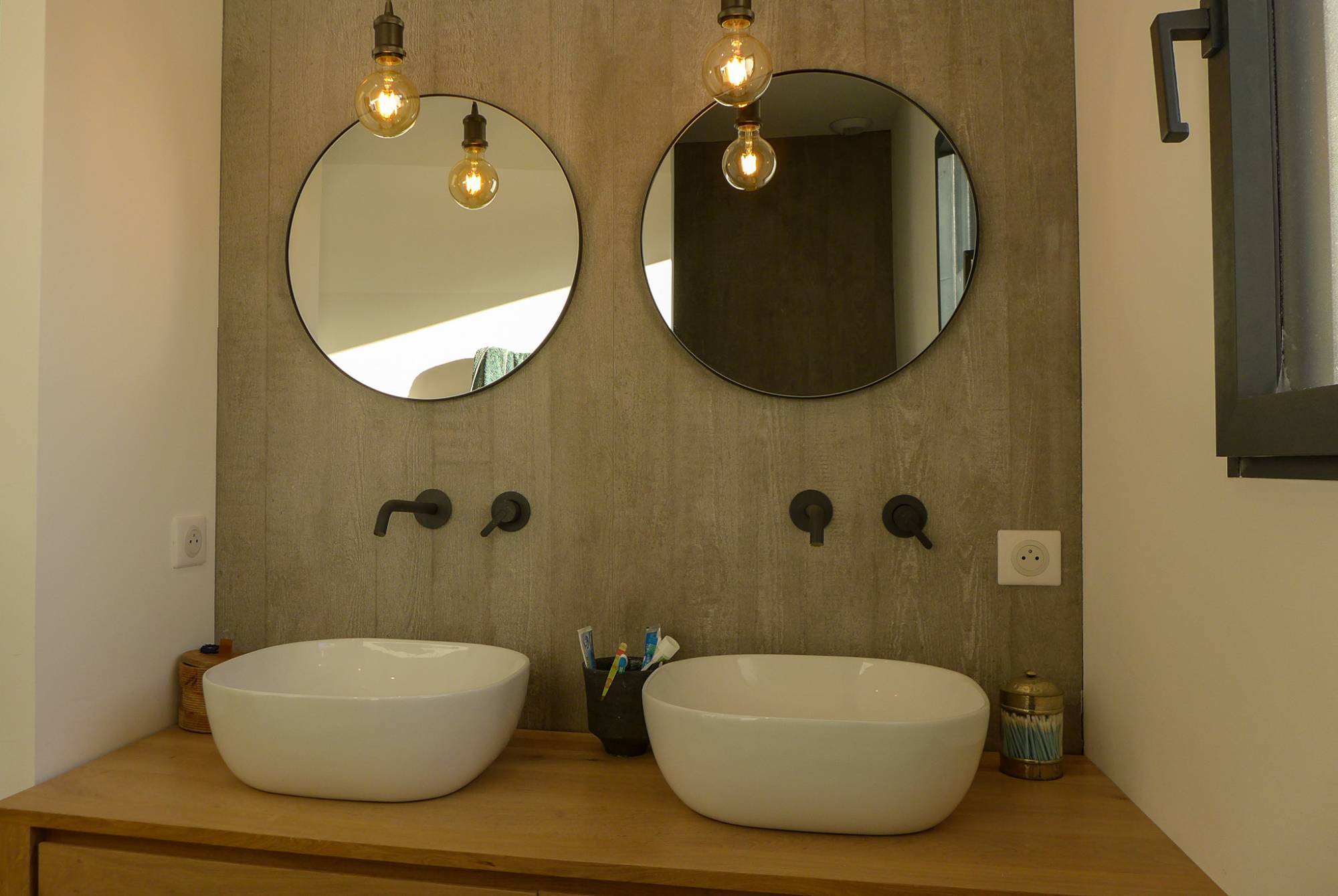 Drôme Provençale, Villa contemporaine à vendre , en position dominante.