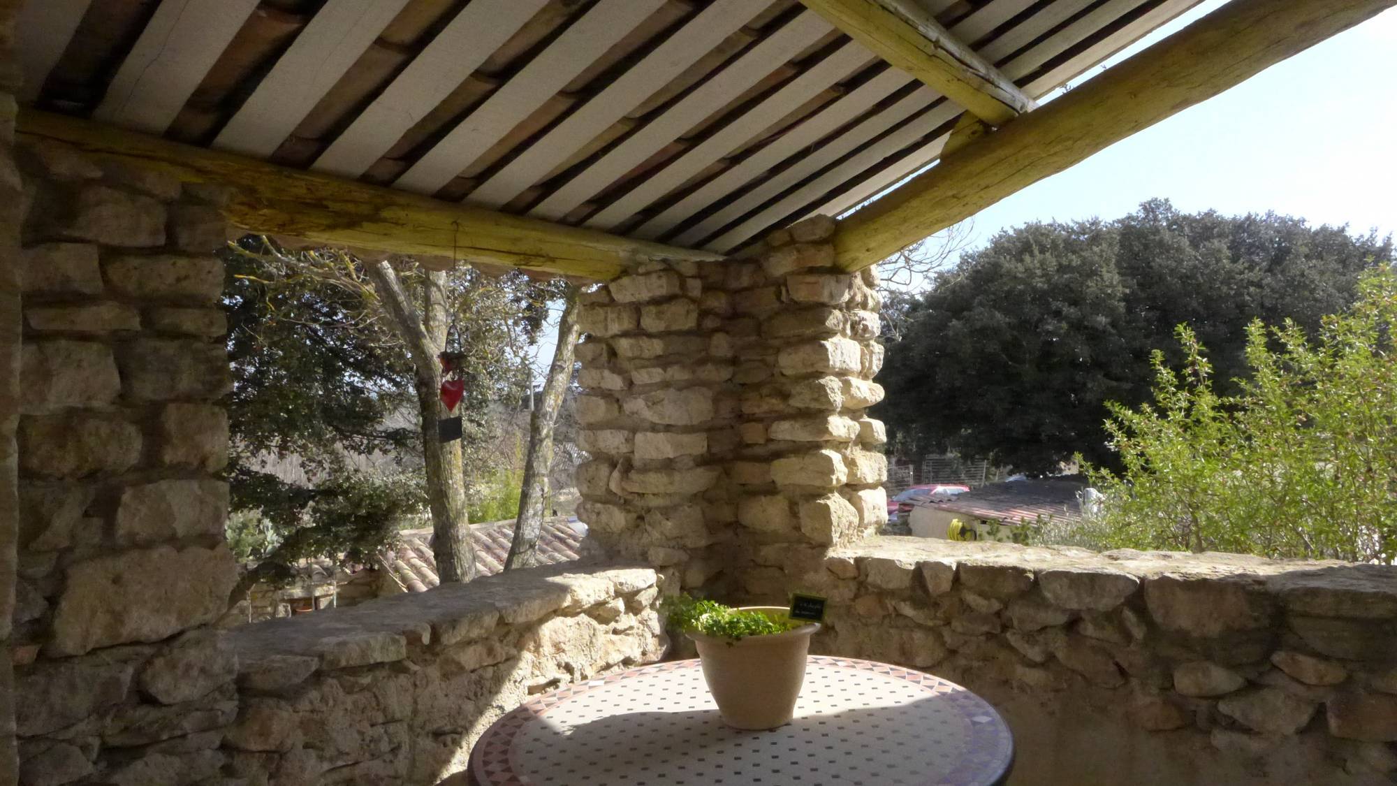 Secteur St Restitut - duplex de 70m² dans copropriété pleine de charme