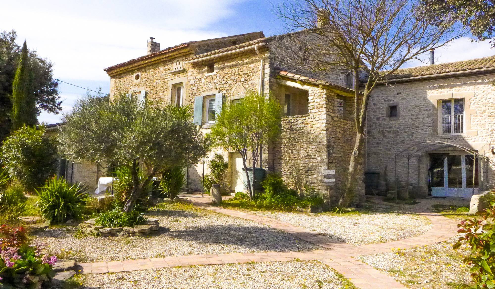 Secteur St Restitut - duplex de 70m² dans copropriété pleine de charme