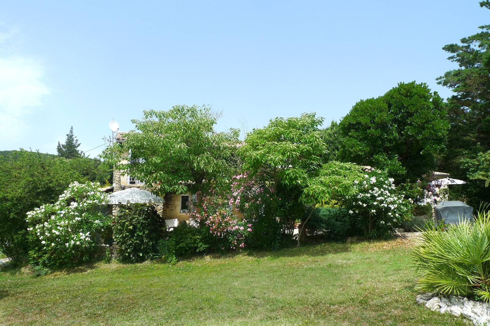 Mas Restauré Ardèche Méridionale SOUS OFFRE Mas Restauré Ardèche Méridionale Calme absolu SOUS OFFRE