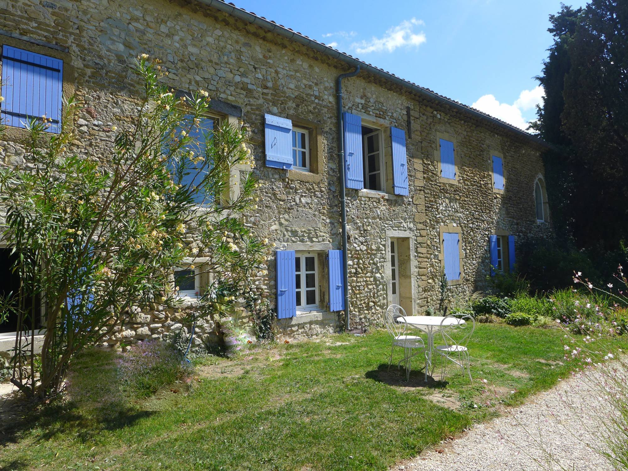 A vendre, votre résidence de vacances au milieu des lavandes 