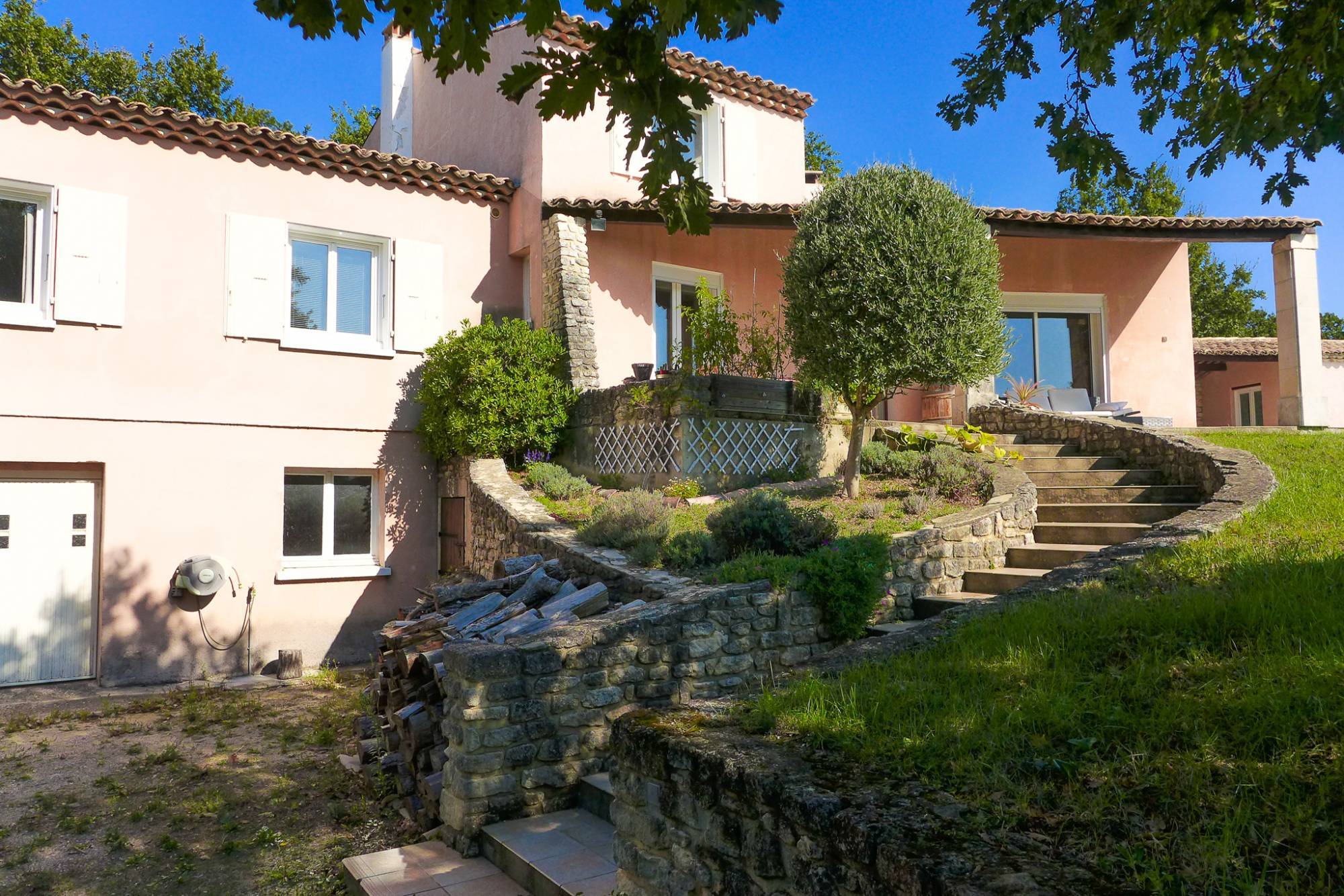 Jolie villa vendue par l'agence Christine Miranda Immobilier St Paul Trois Châteaux  