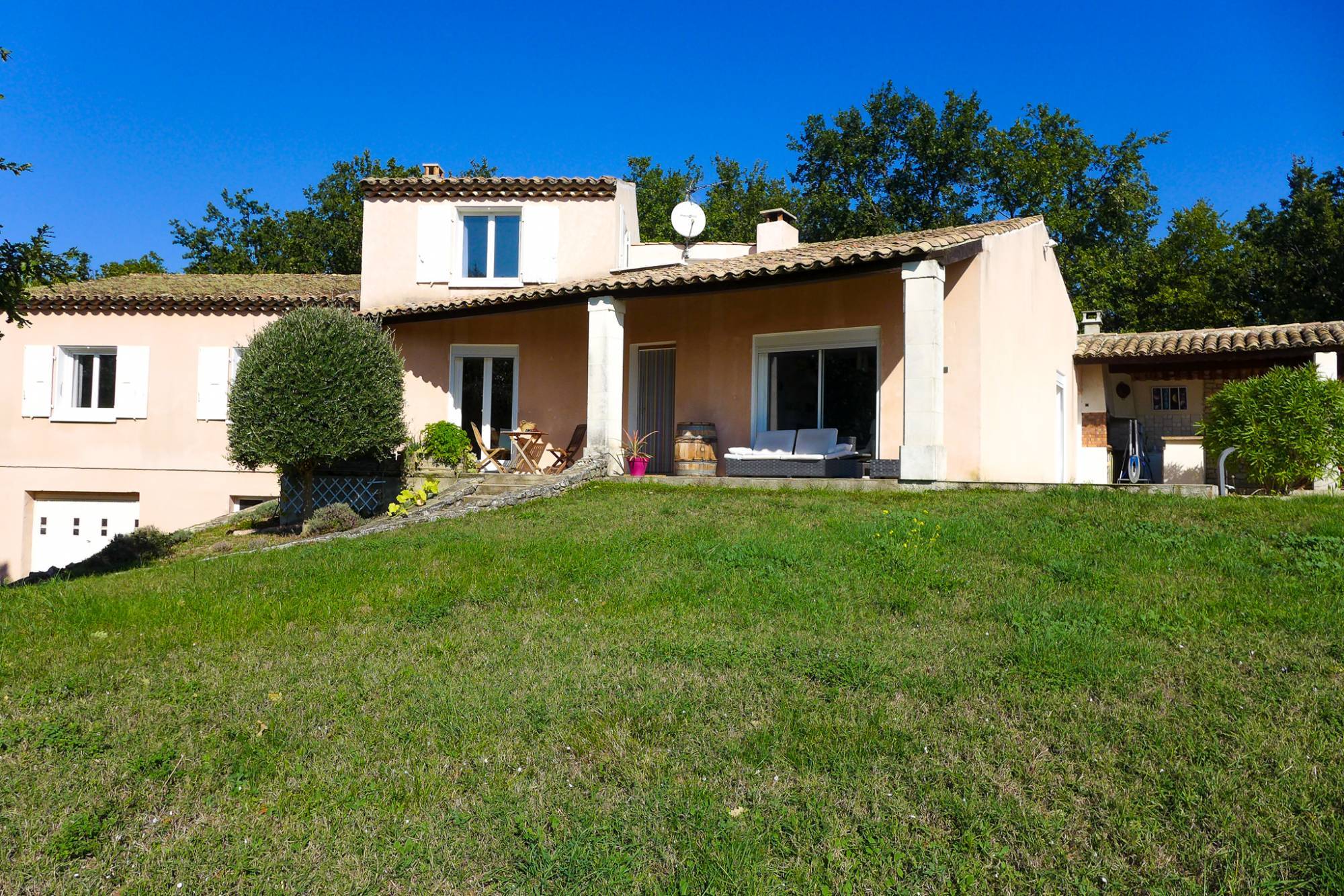 Jolie villa vendue par l'agence Christine Miranda Immobilier St Paul Trois Châteaux  
