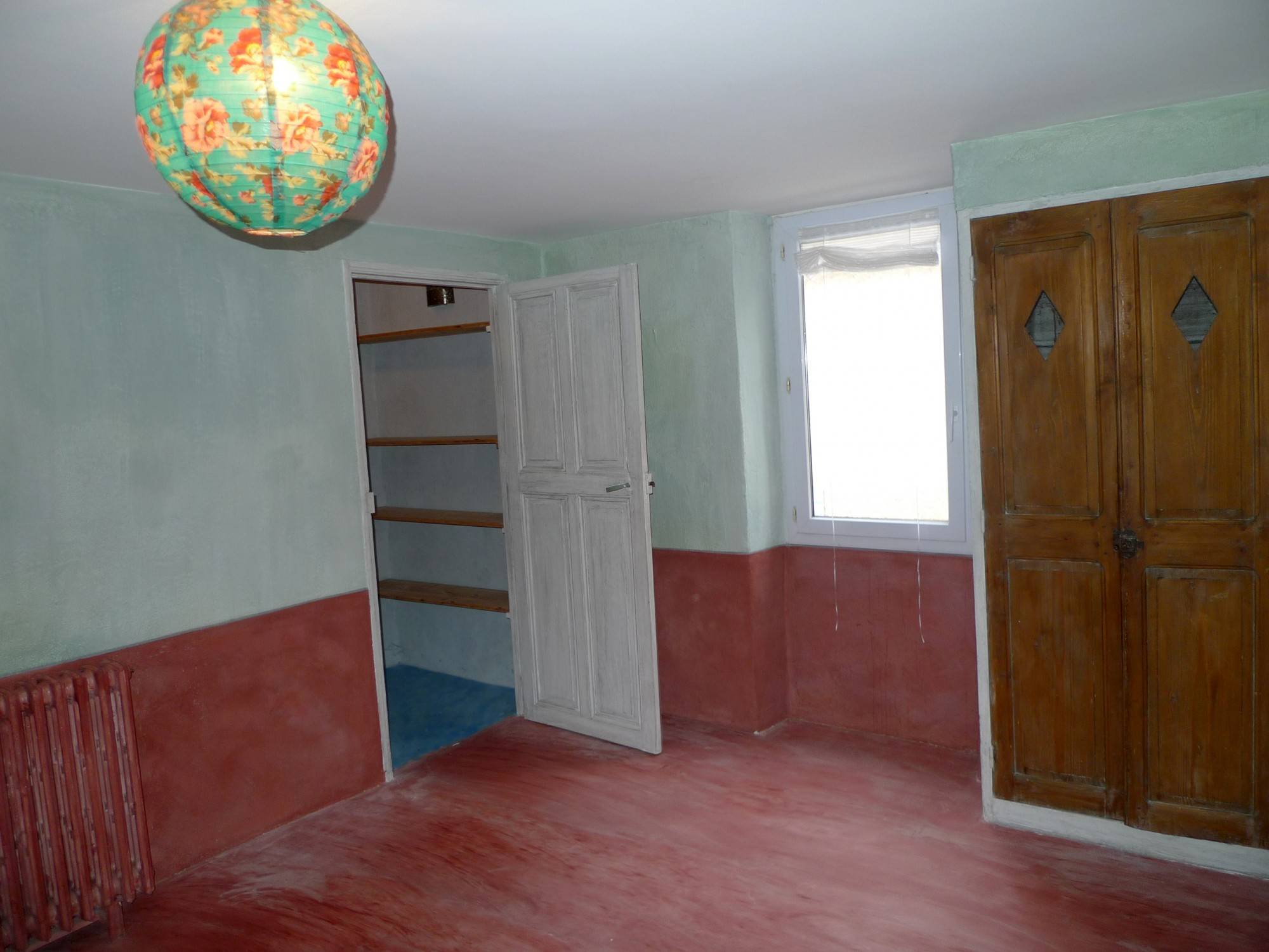 A vendre, Maison de village Haut Vaucluse cour et terrasse/solarium