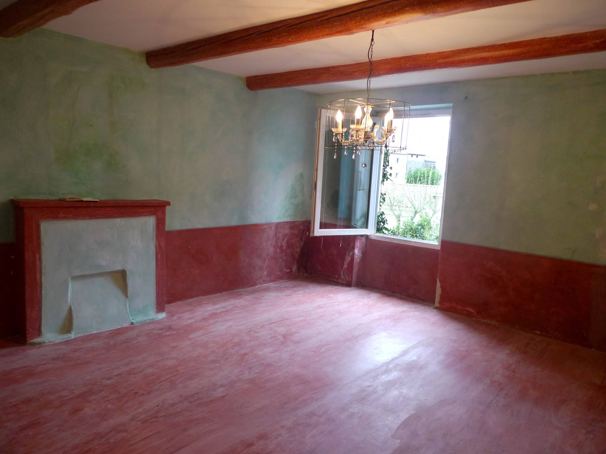 A vendre, Maison de village Haut Vaucluse cour et terrasse/solarium