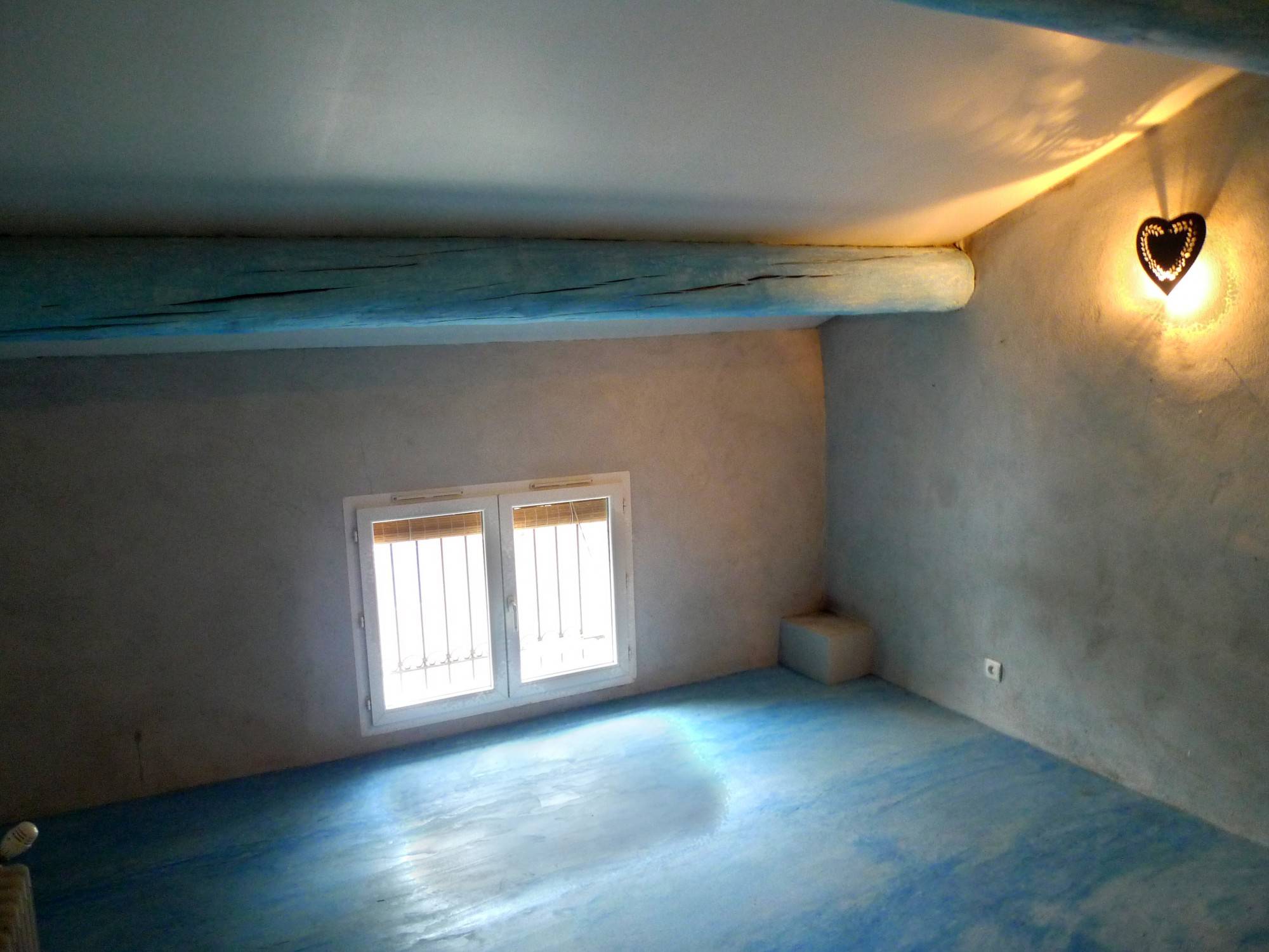 A vendre, Maison de village Haut Vaucluse cour et terrasse/solarium