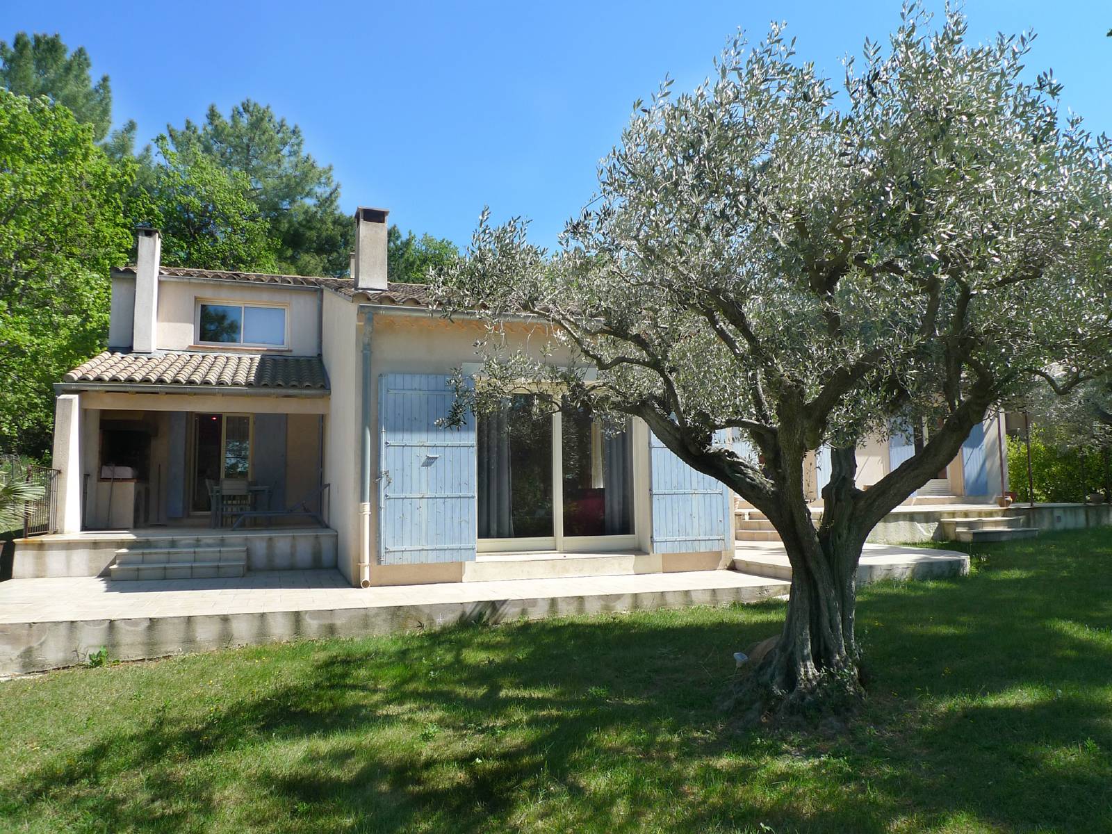 Villa à vendre En campagne, proche St paul 3 châteaux
