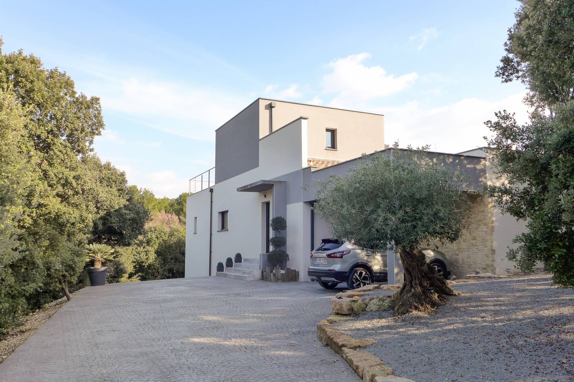 Superbe Maison d'architecte avec 3 suites, terrain et piscine VENDUE Drôme provençale  