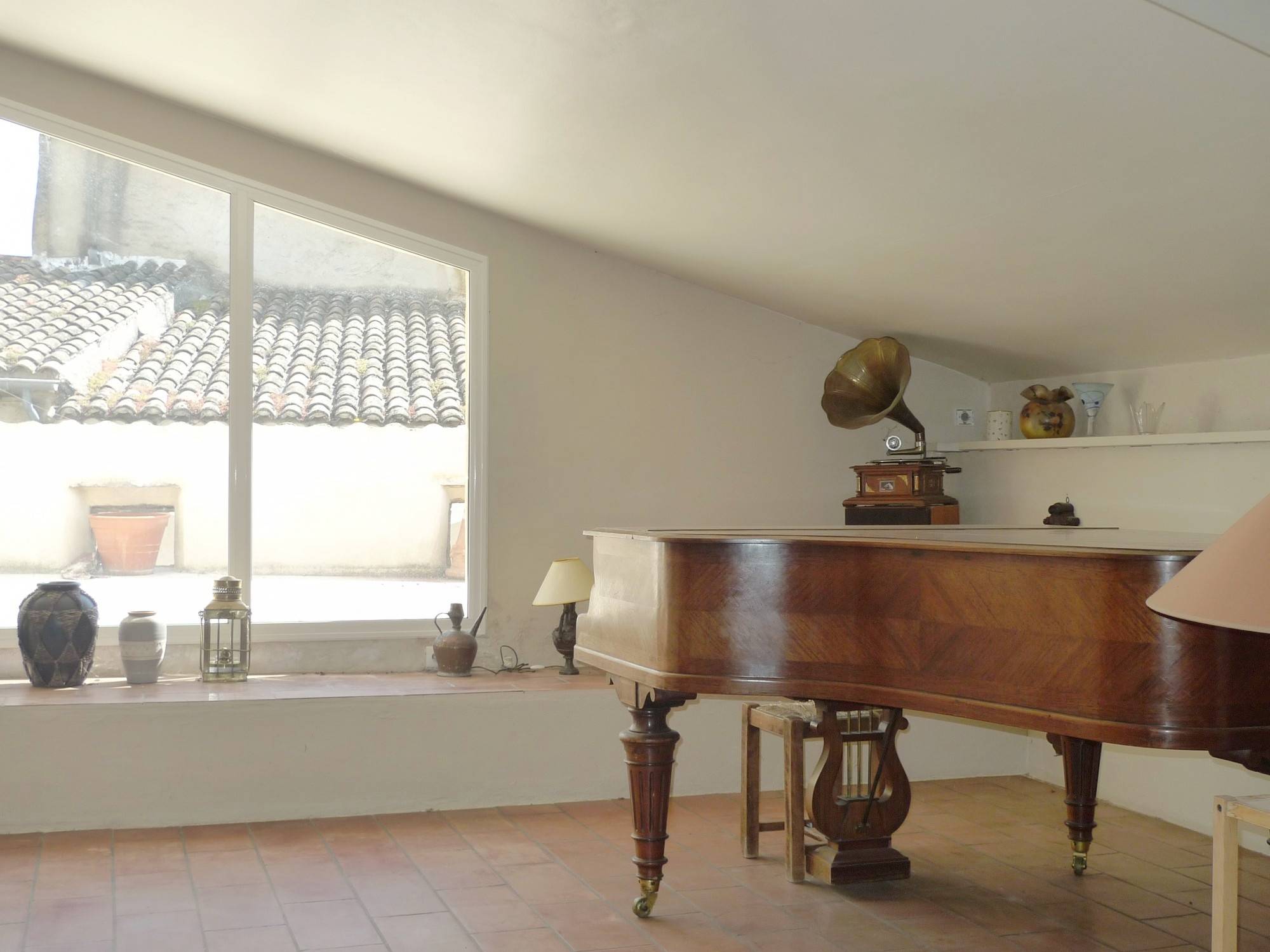 Maison de village pleine de charme avec vue dégagée sur la campagne environnante Villedieu