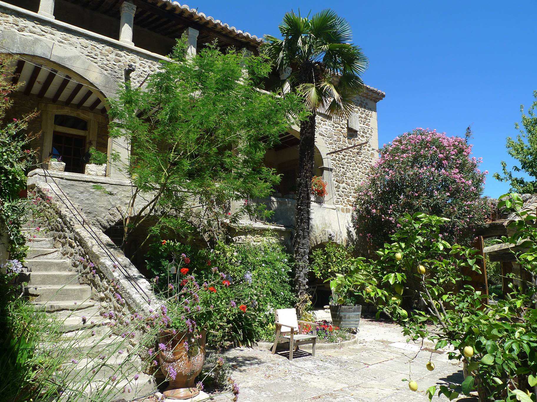 Ferme restaurée à vendre secteur Grignan 