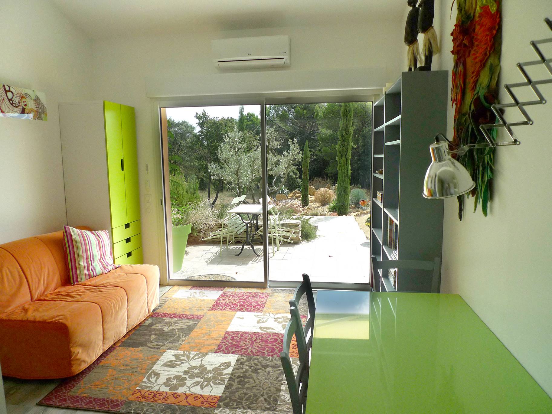 Haut Vaucluse, entre Sainte Cécile les Vignes et Orange, villa de caractère 