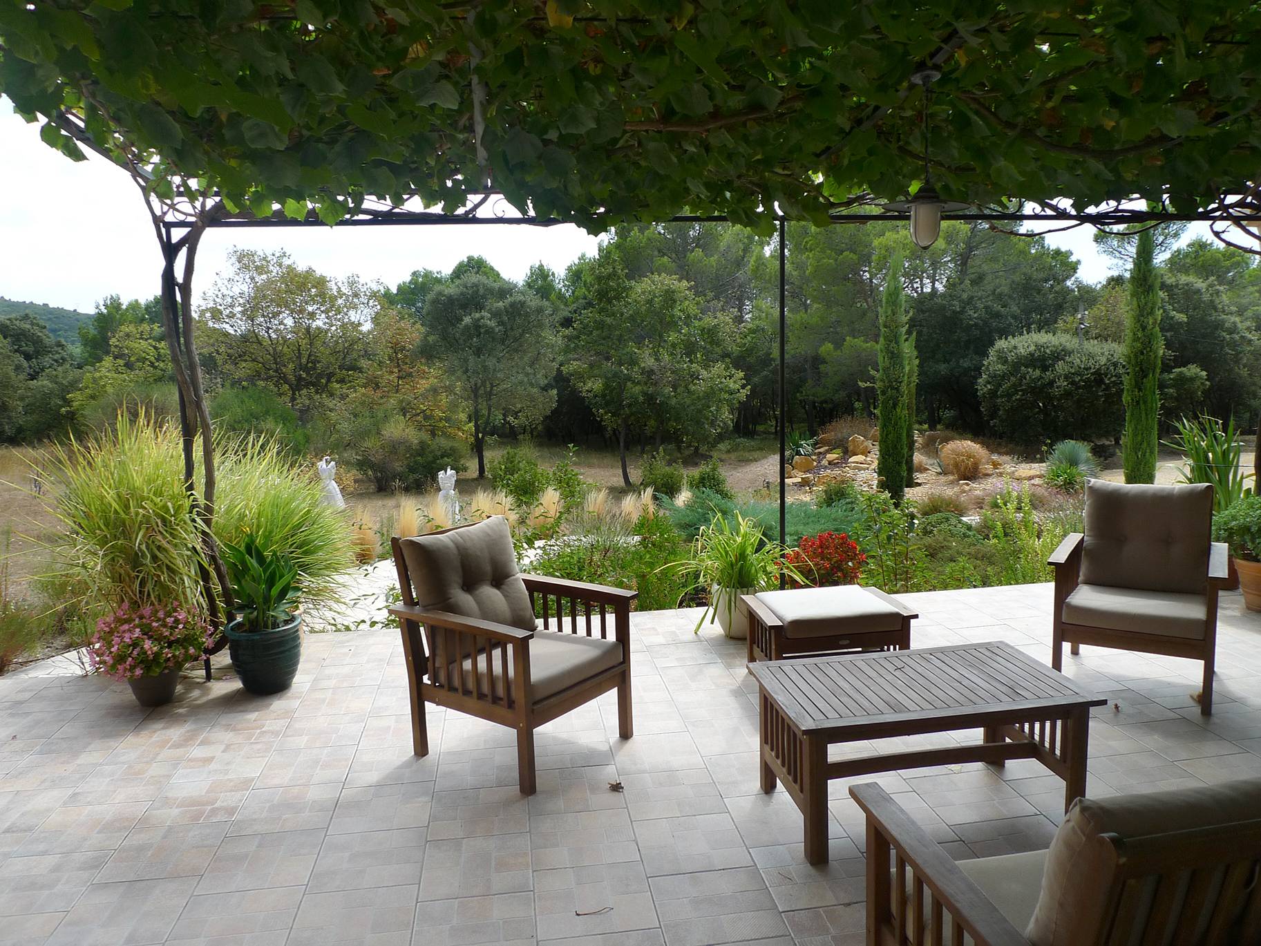 Haut Vaucluse, entre Sainte Cécile les Vignes et Orange, villa de caractère 