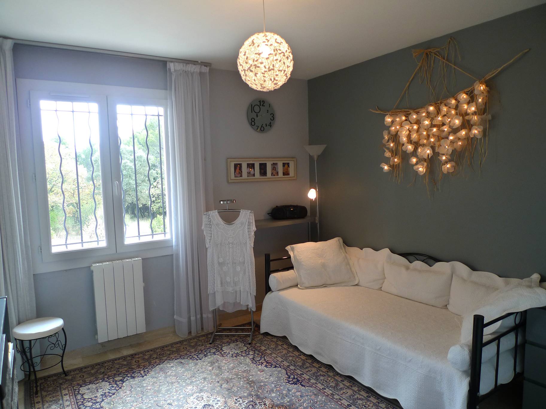 Haut Vaucluse, entre Sainte Cécile les Vignes et Orange, villa de caractère 