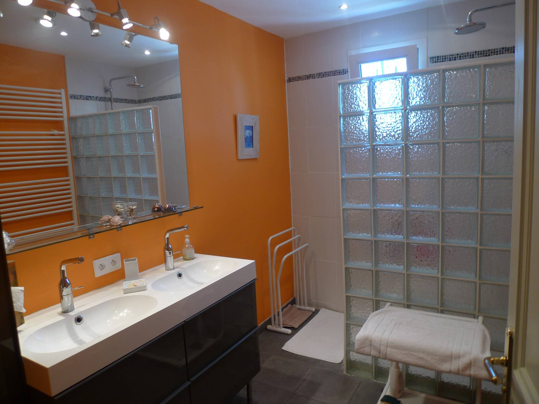 Villa cossue située dans bel environnement A proximité de Saint Paul 3 Châteaux