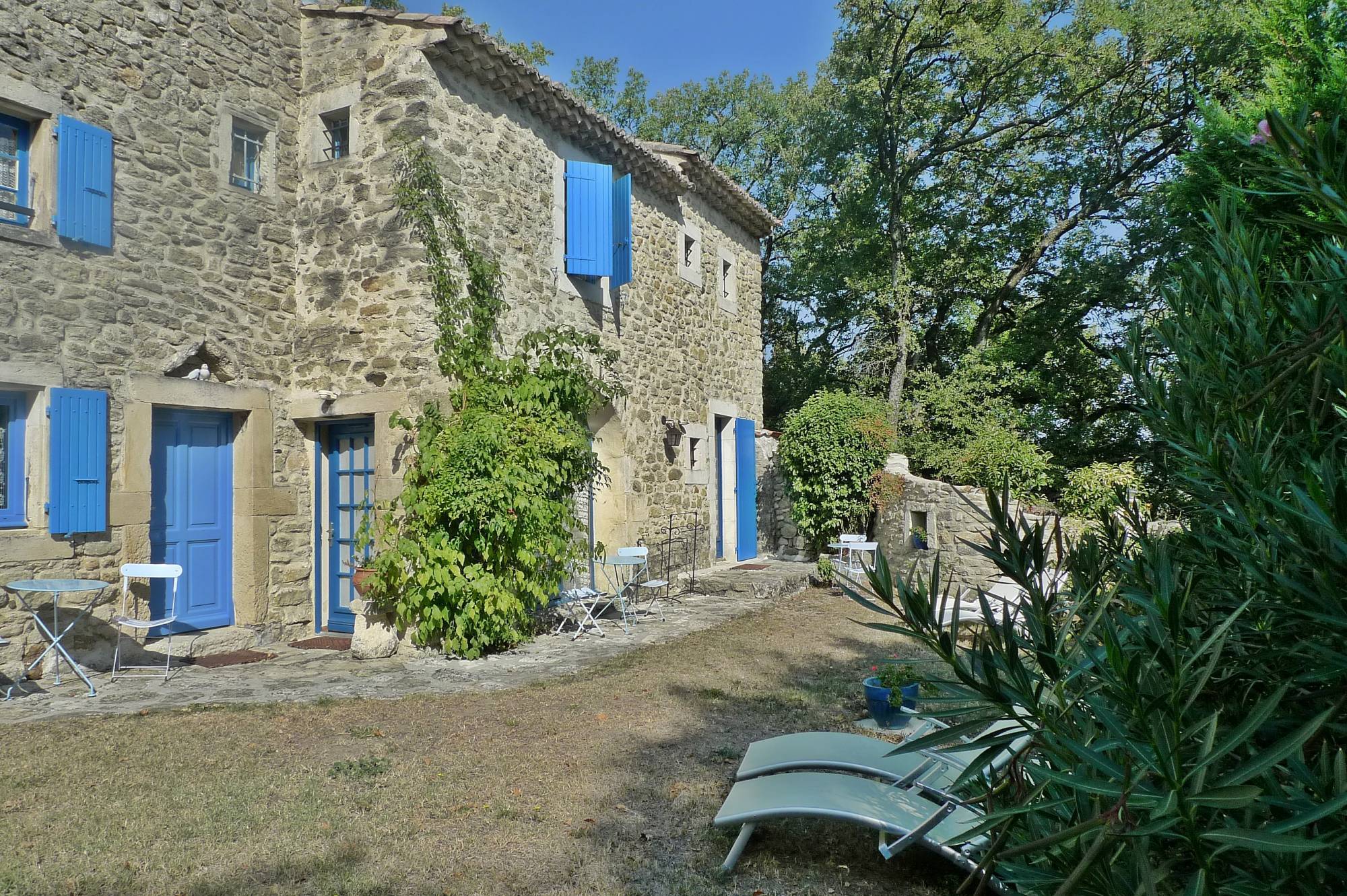 A Vendre- Mas avec chambres d hôtes  - Secteur Grignan