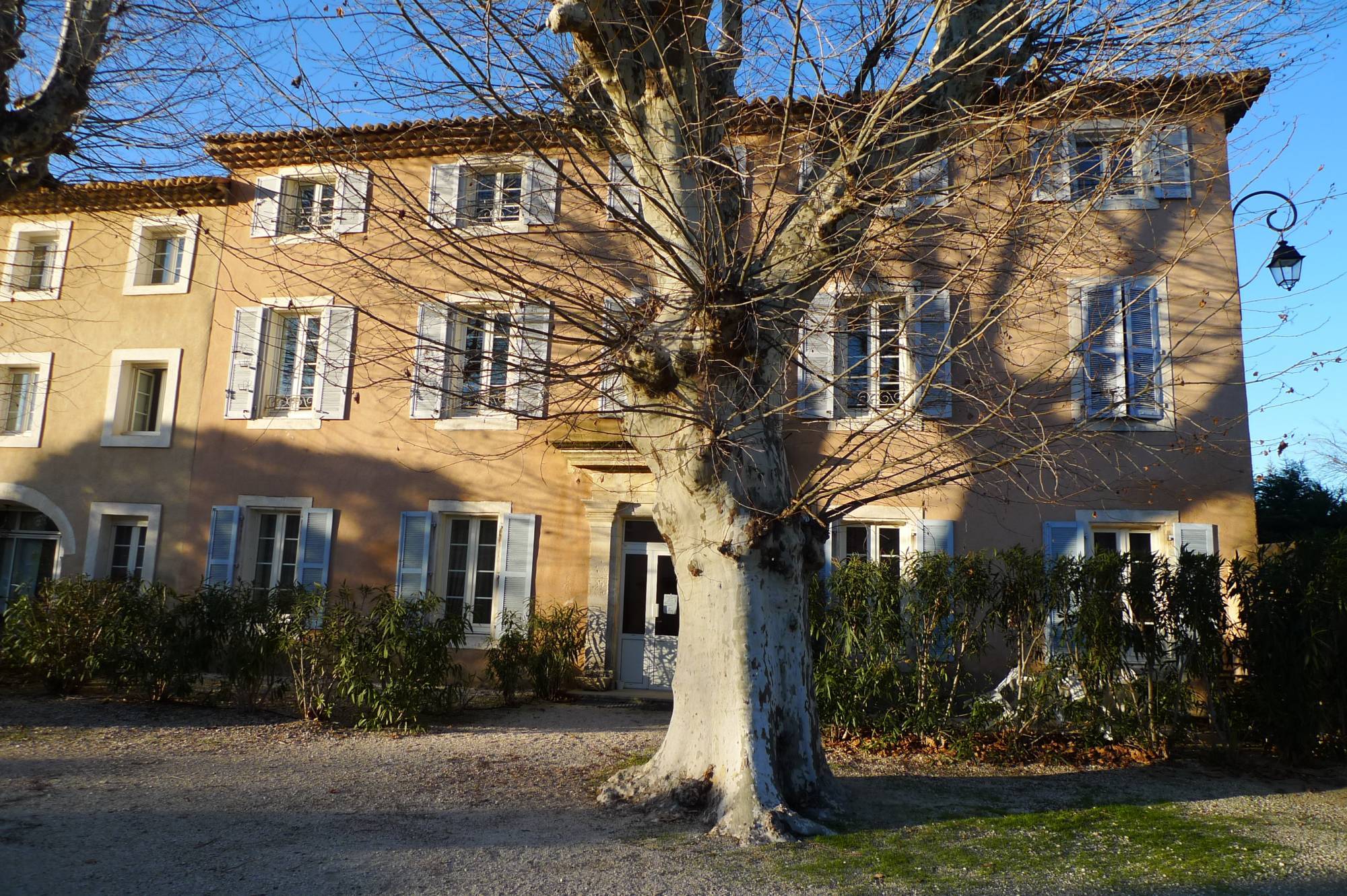 Dans résidence sécurisée avec piscine, appartement très bien entretenu