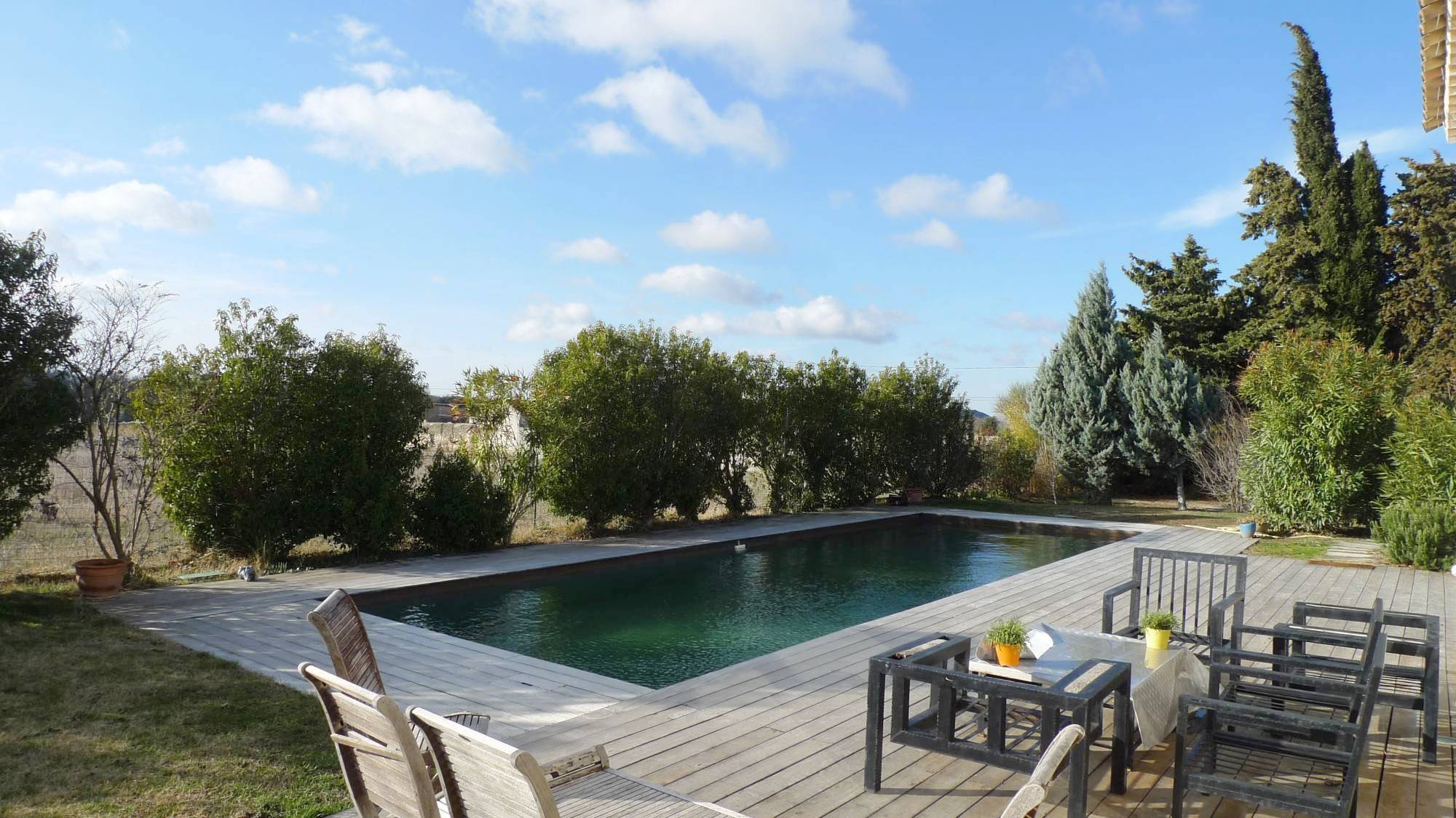 Grange restaurée avec piscine