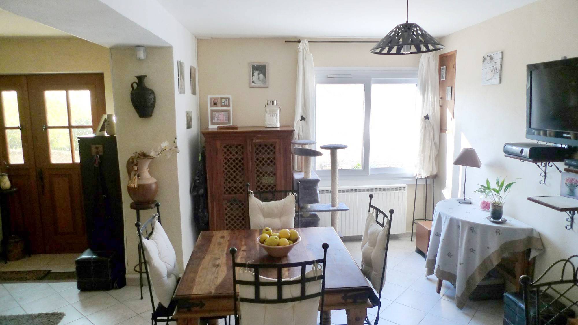 A vendre, au coeur d'un village plein de charme