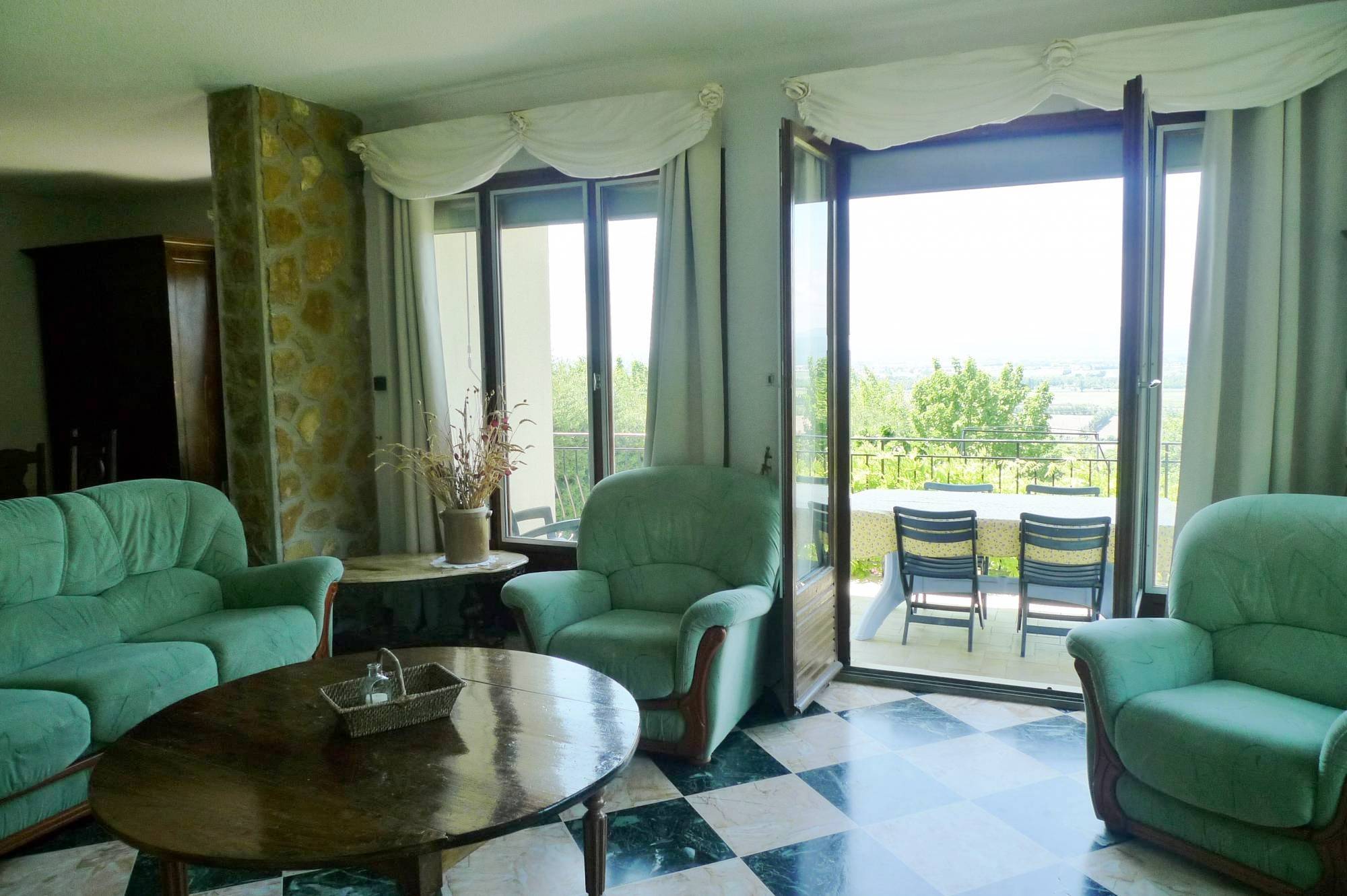 La Garde Adhémar- Maison avec vue