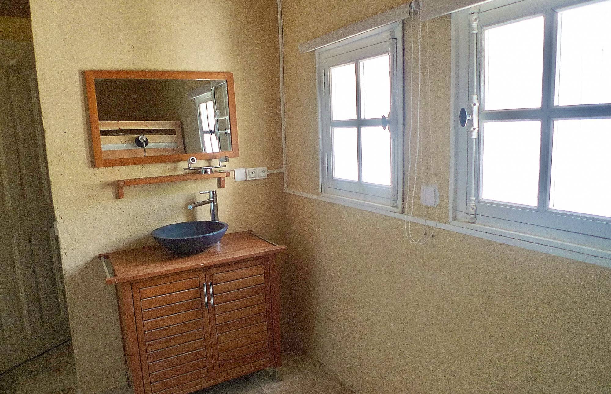 Dans copropriété proche de Tulette, VENDU PAR CHRISTINEMIRANDA IMMOBILIER 