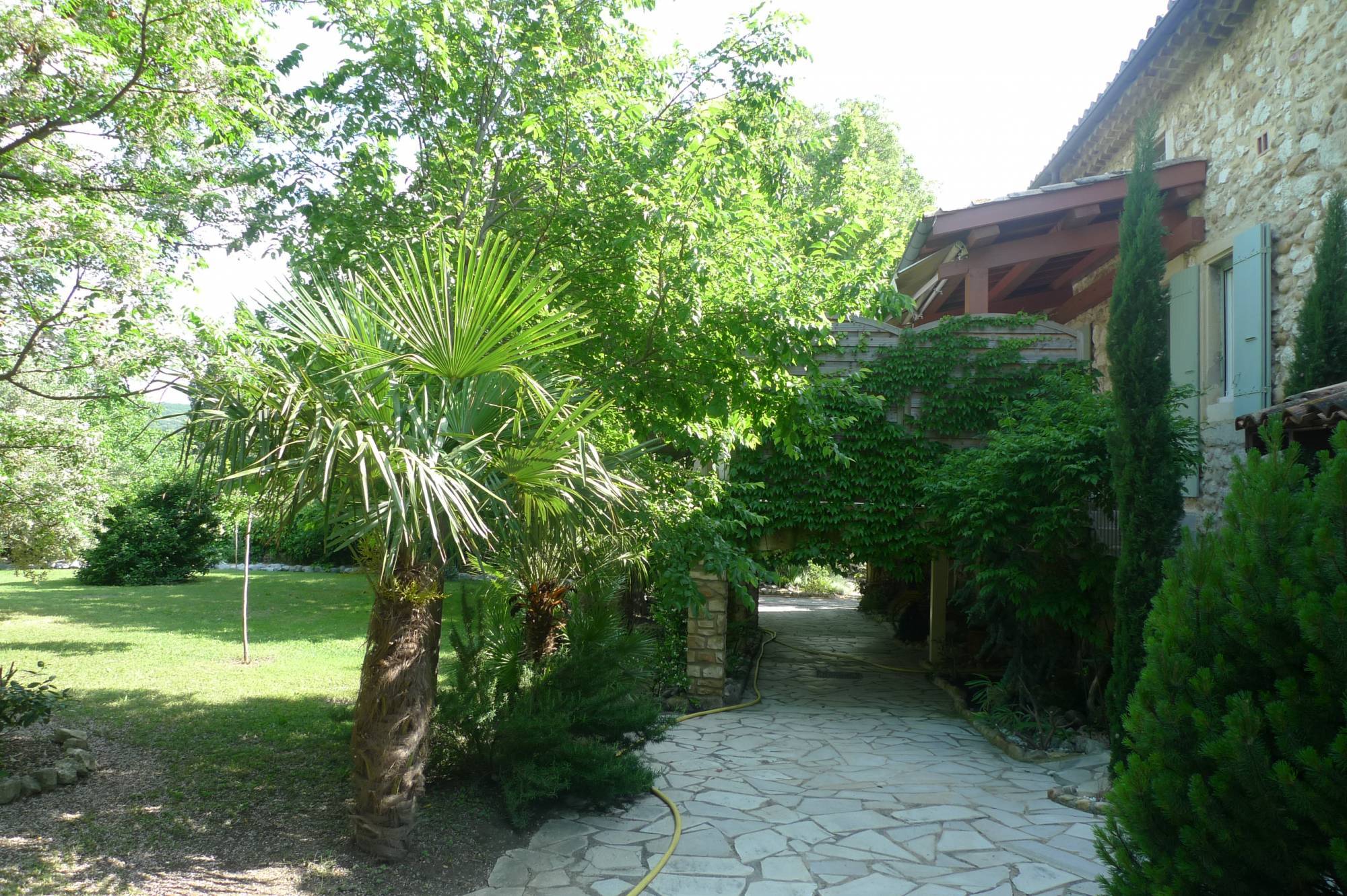 Propriété à vendre , à 10mn de St Paul Trois Châteaux