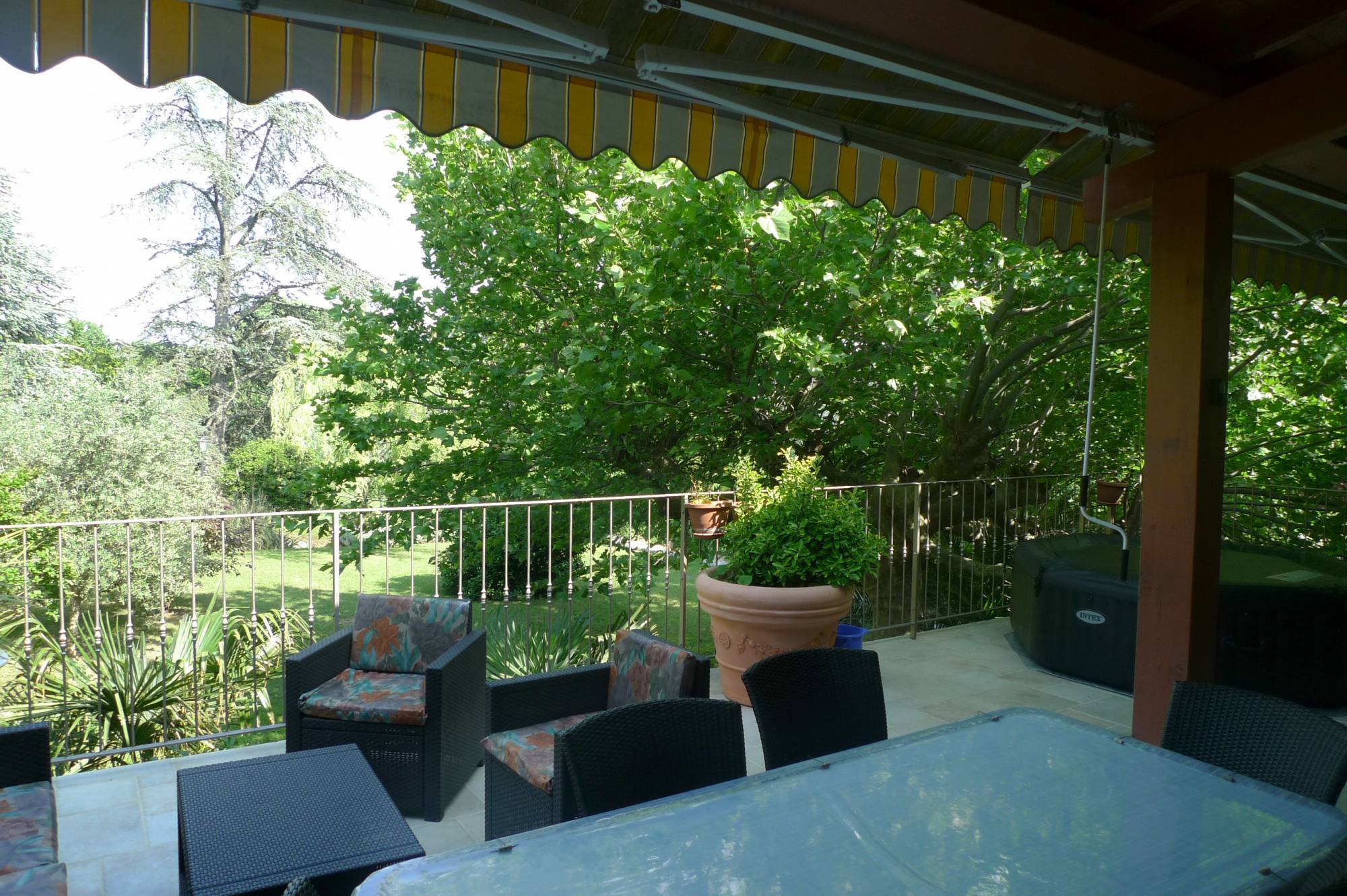 Propriété à vendre , à 10mn de St Paul Trois Châteaux