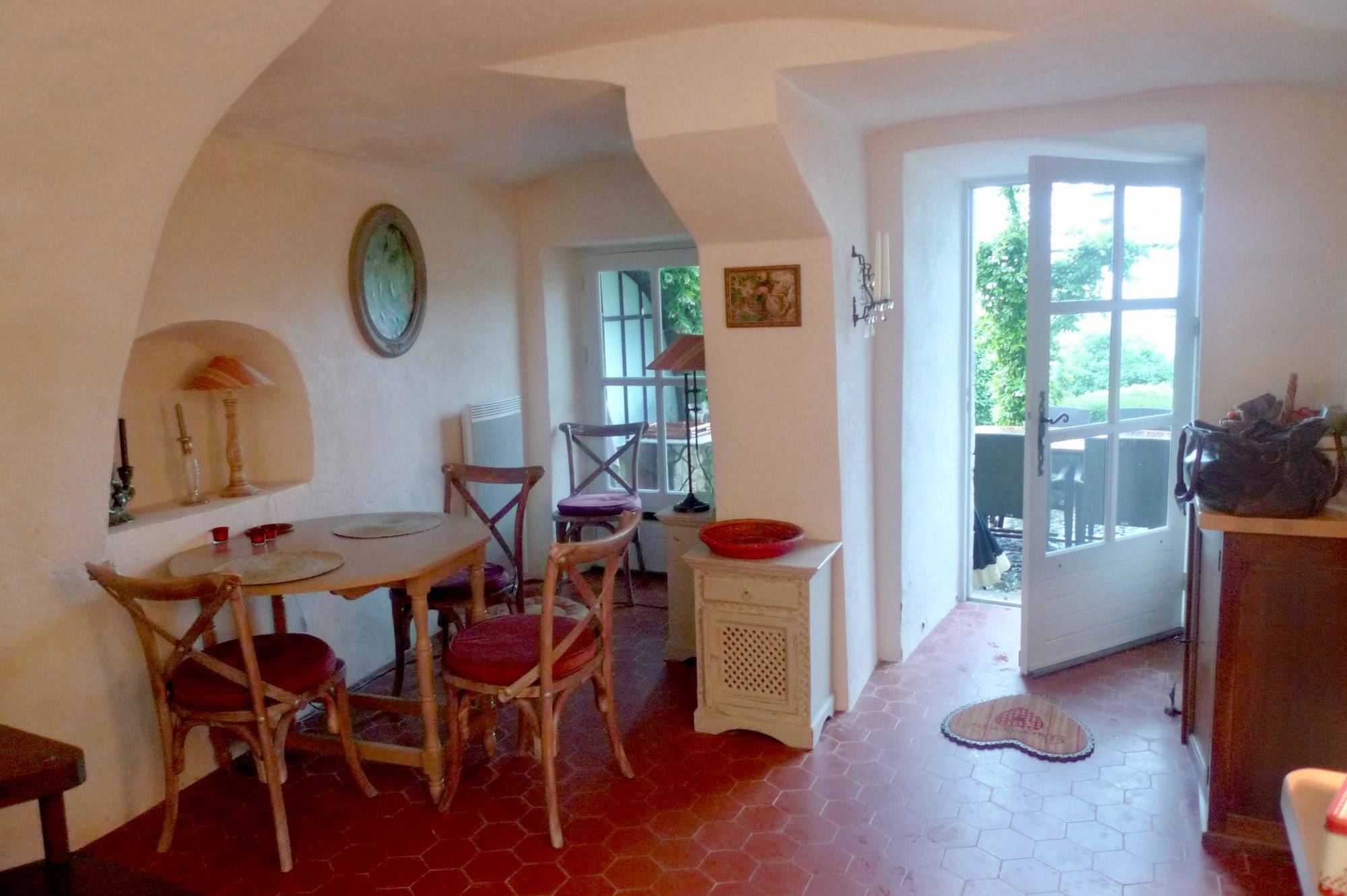 Charme et authenticité pour cette maison de village - sous compromis