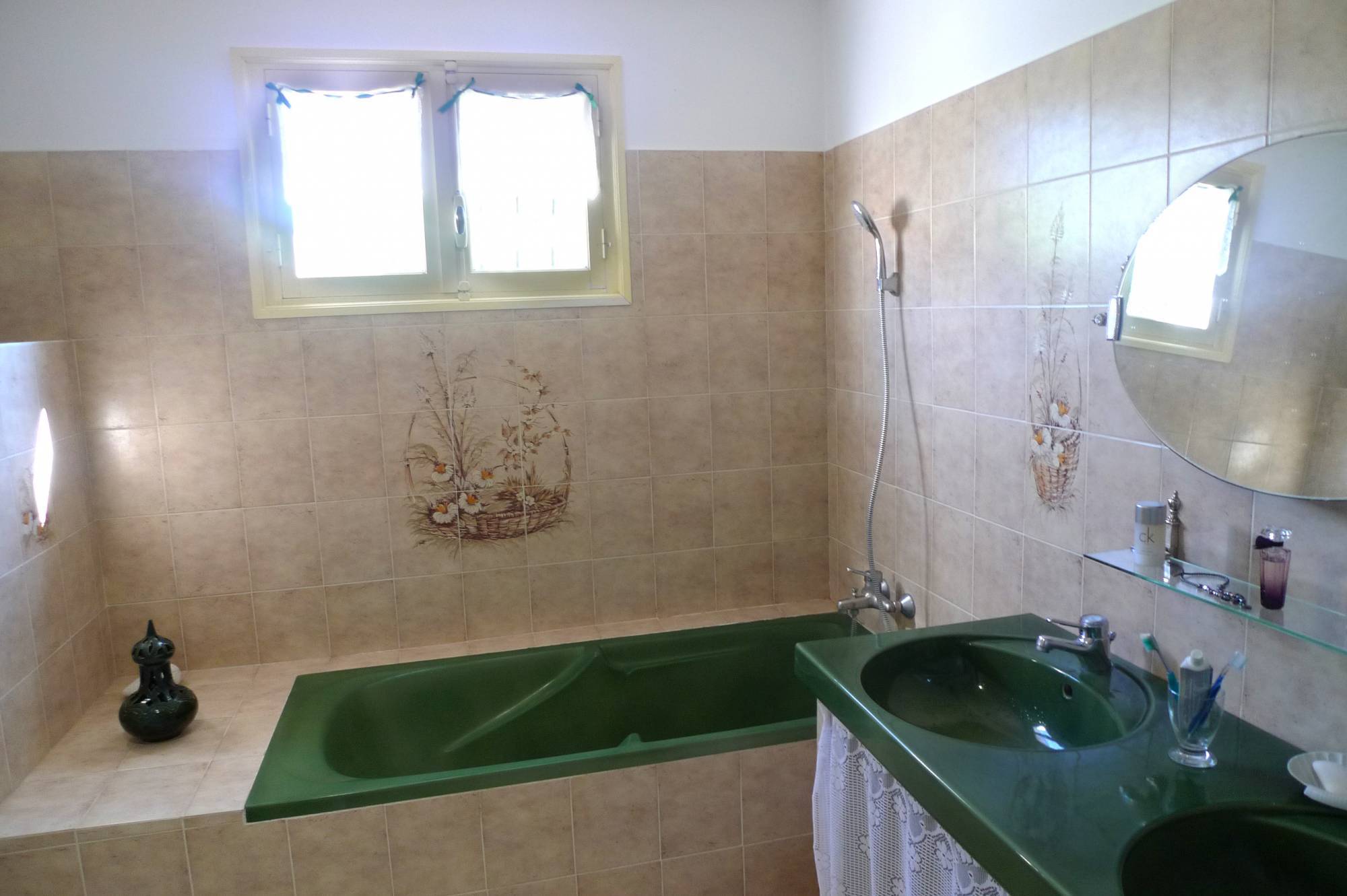 A 2 pas du centre ville de St Paul 3 Châteaux