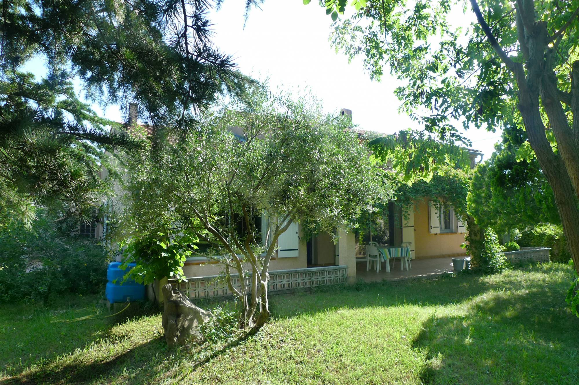 A 2 pas du centre ville de St Paul 3 Châteaux