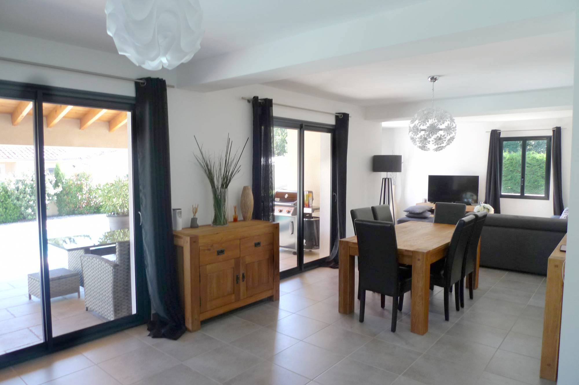 Villa moderne située dans un quartier résidentiel -  secteur St Paul Trois Châteaux