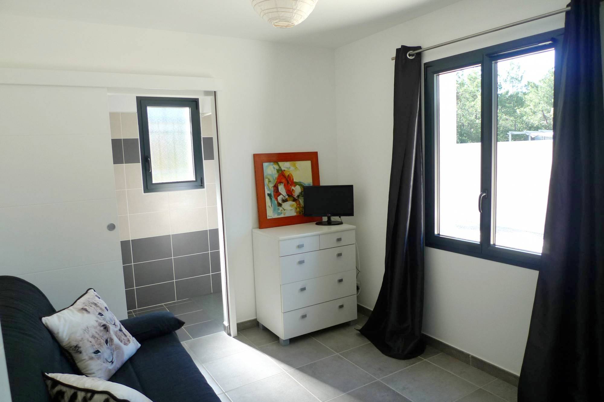 Villa moderne située dans un quartier résidentiel -  secteur St Paul Trois Châteaux