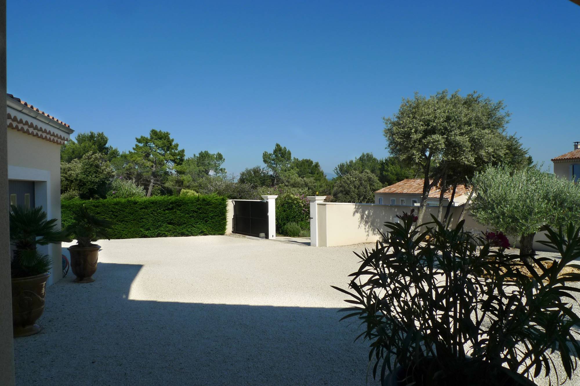 Villa moderne située dans un quartier résidentiel -  secteur St Paul Trois Châteaux