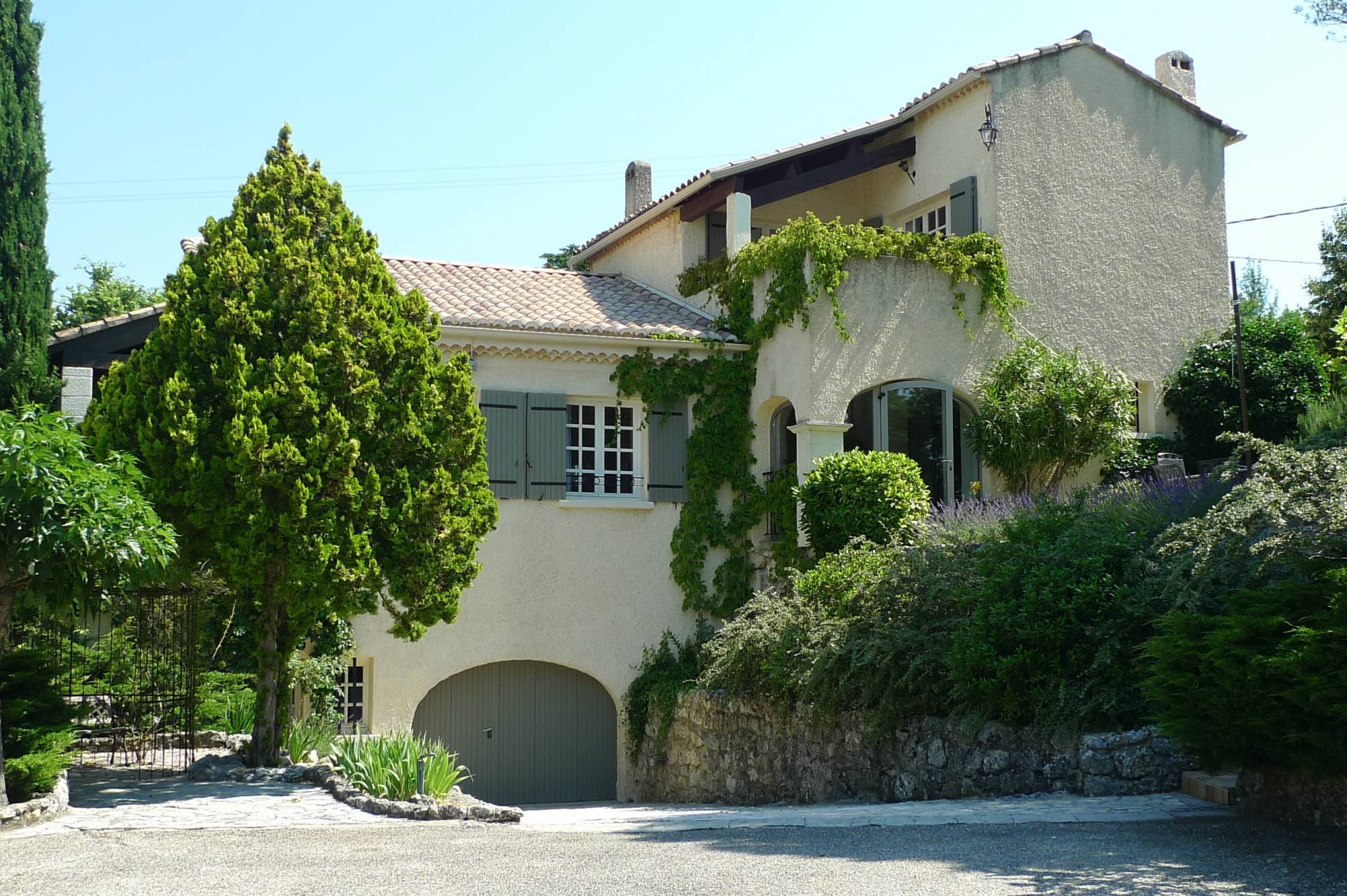 Villa de caractère en Drôme Provençale - la Garde Adhémar