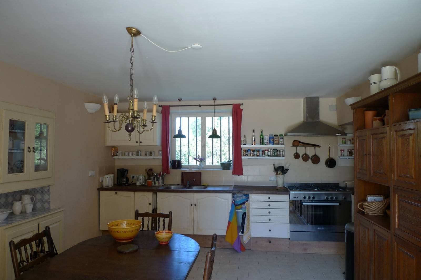 SOUS OFFRE  secteur Grignan, charmant Mas de vacances, 6 ch, piscine, terrain clos