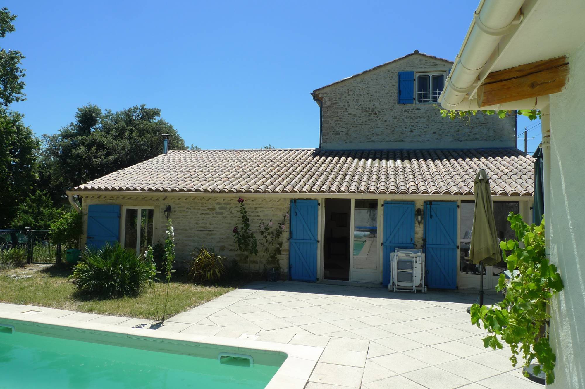 SOUS OFFRE  secteur Grignan, charmant Mas de vacances, 6 ch, piscine, terrain clos